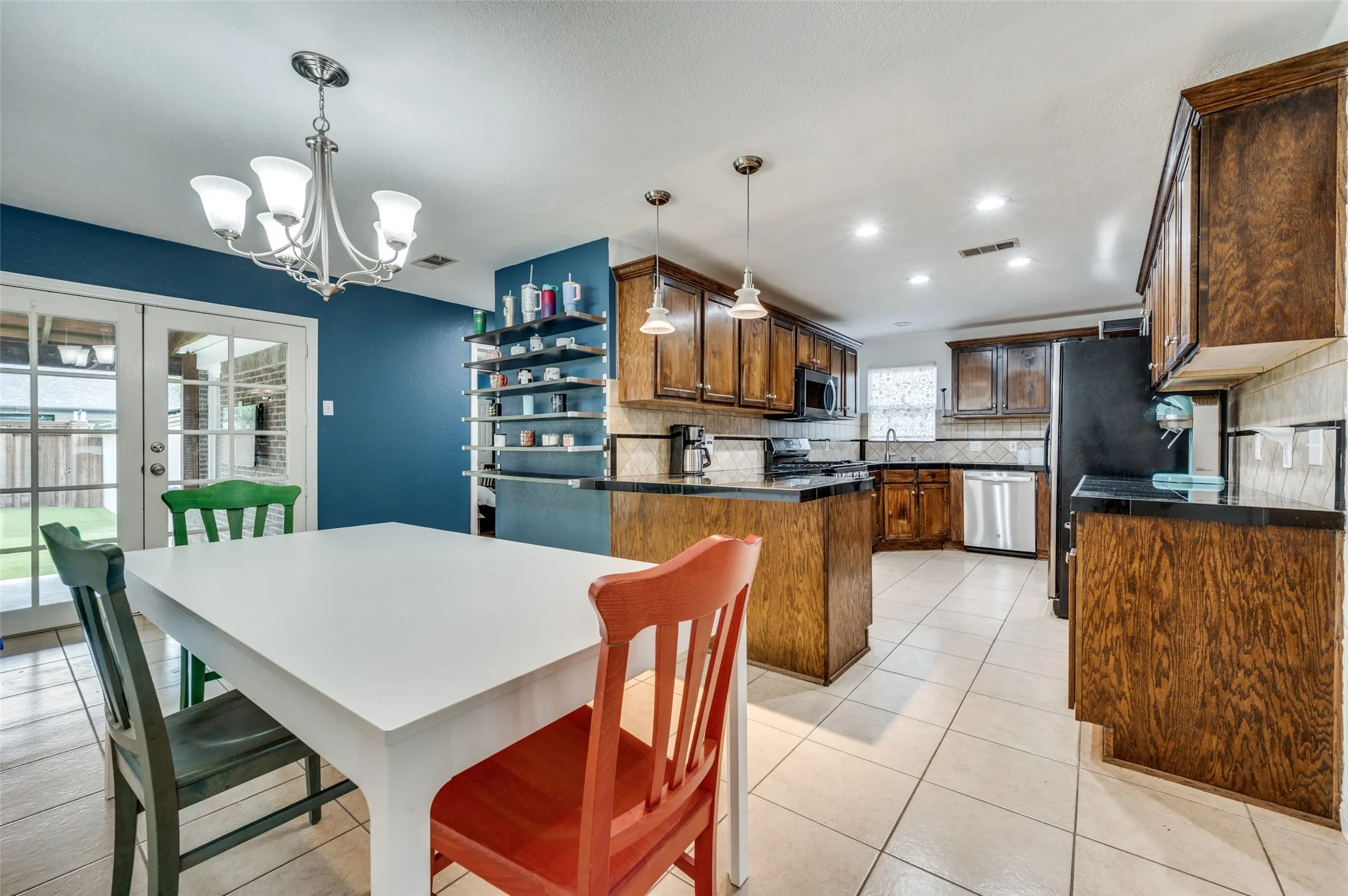 Single Family Residence For Rent in Dallas County , 3728 Park Lane, Dallas, Texas 75220, 3 Bedroom, 3 Bathroom, 2 Garage spaces, 1,689 Sqft, built in 1950, mls#21251729, Real Estate Agent in Dallas, Homes For Rent in Dallas county, Homes For Rent in Dallas, Realtor in Dallas Texas, Real Estate Brokerage Independent Realty Texas, Luminita Cordes Realtor