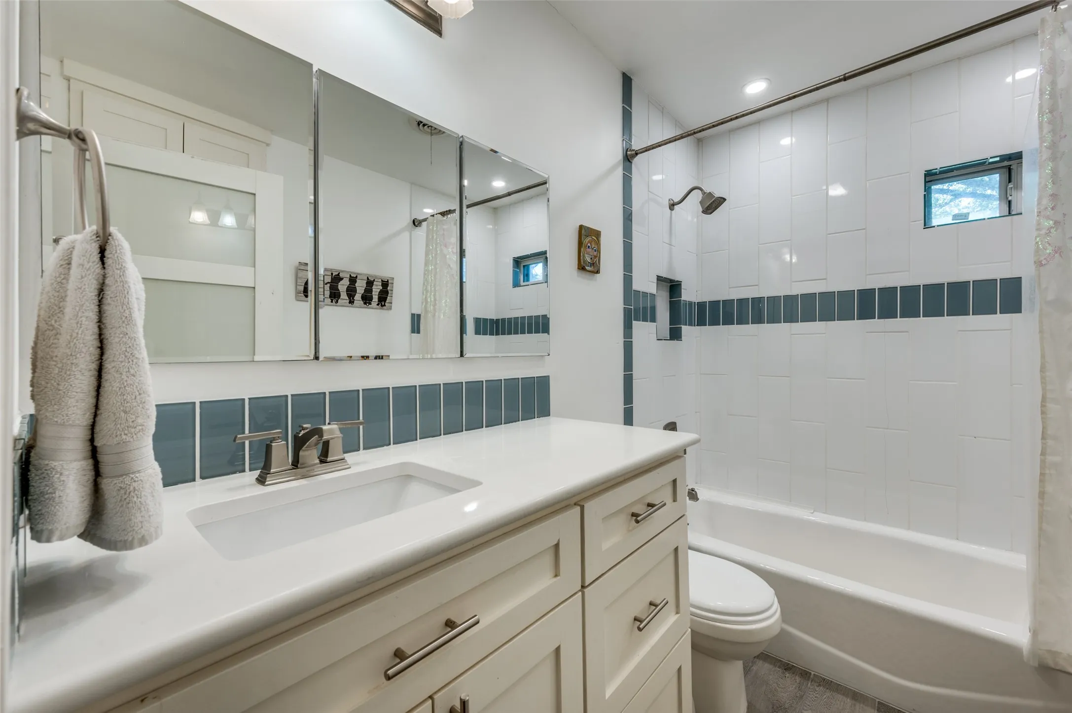 Single Family Residence For Rent in Dallas County , 3728 Park Lane, Dallas, Texas 75220, 3 Bedroom, 3 Bathroom, 2 Garage spaces, 1,689 Sqft, built in 1950, mls#21251729, Real Estate Agent in Dallas, Homes For Rent in Dallas county, Homes For Rent in Dallas, Realtor in Dallas Texas, Real Estate Brokerage Independent Realty Texas, Luminita Cordes Realtor