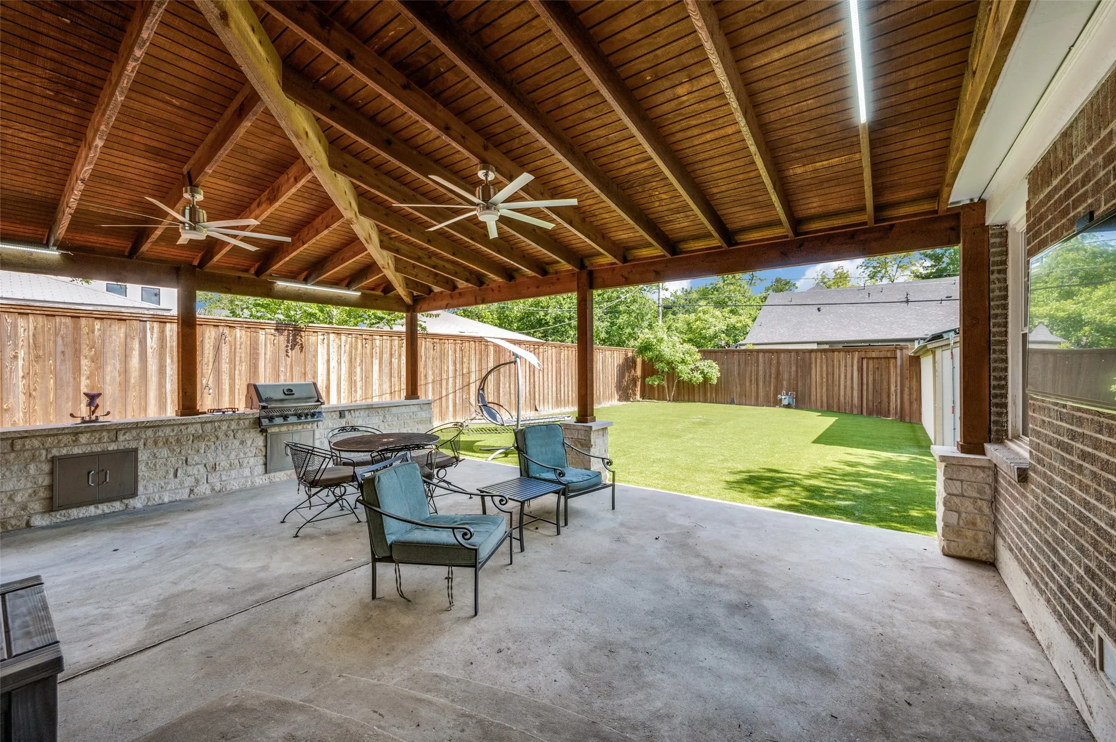 Single Family Residence For Rent in Dallas County , 3728 Park Lane, Dallas, Texas 75220, 3 Bedroom, 3 Bathroom, 2 Garage spaces, 1,689 Sqft, built in 1950, mls#21251729, Real Estate Agent in Dallas, Homes For Rent in Dallas county, Homes For Rent in Dallas, Realtor in Dallas Texas, Real Estate Brokerage Independent Realty Texas, Luminita Cordes Realtor