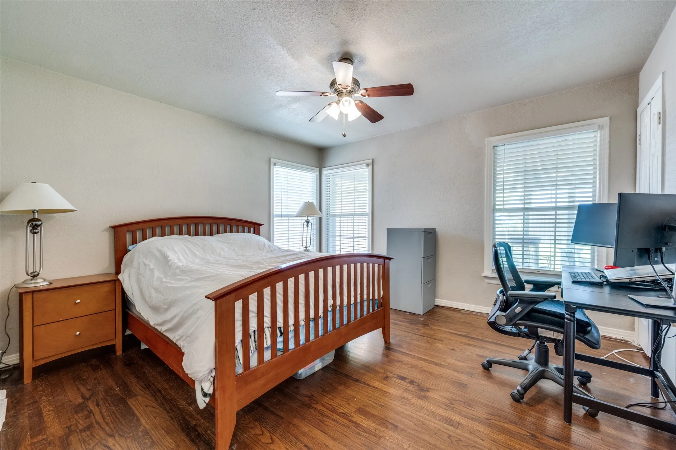 Single Family Residence For Rent in Dallas County , 3728 Park Lane, Dallas, Texas 75220, 3 Bedroom, 3 Bathroom, 2 Garage spaces, 1,689 Sqft, built in 1950, mls#21251729, Real Estate Agent in Dallas, Homes For Rent in Dallas county, Homes For Rent in Dallas, Realtor in Dallas Texas, Real Estate Brokerage Independent Realty Texas, Luminita Cordes Realtor