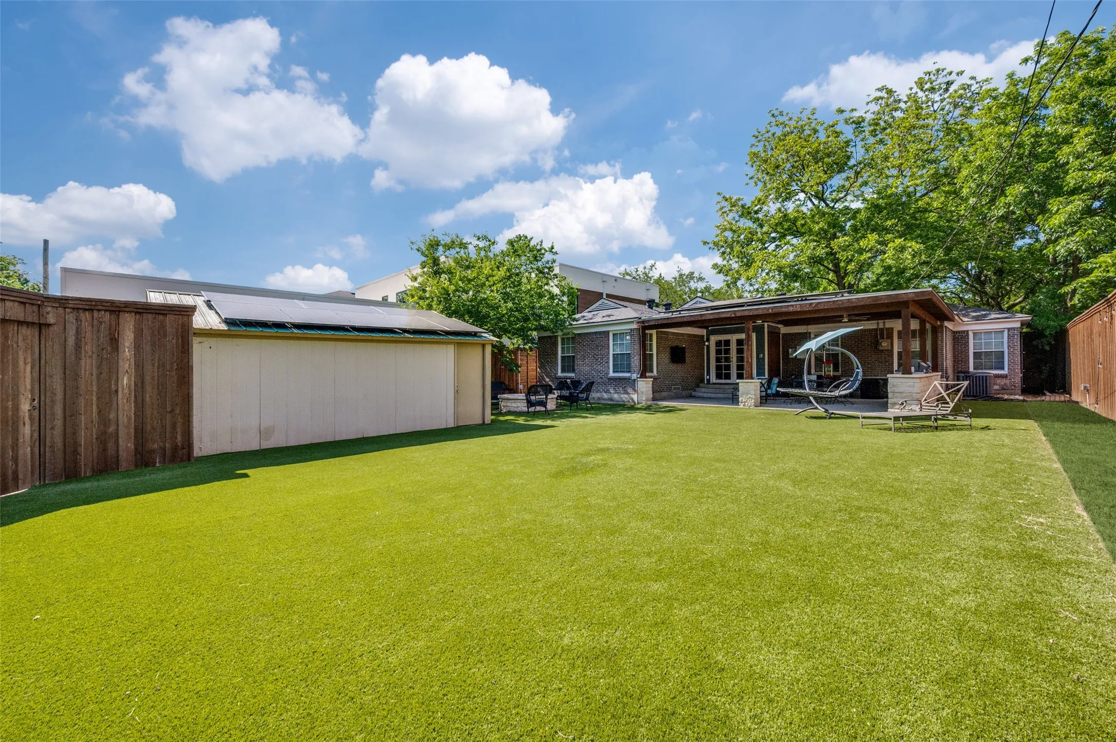 Single Family Residence For Rent in Dallas County , 3728 Park Lane, Dallas, Texas 75220, 3 Bedroom, 3 Bathroom, 2 Garage spaces, 1,689 Sqft, built in 1950, mls#21251729, Real Estate Agent in Dallas, Homes For Rent in Dallas county, Homes For Rent in Dallas, Realtor in Dallas Texas, Real Estate Brokerage Independent Realty Texas, Luminita Cordes Realtor