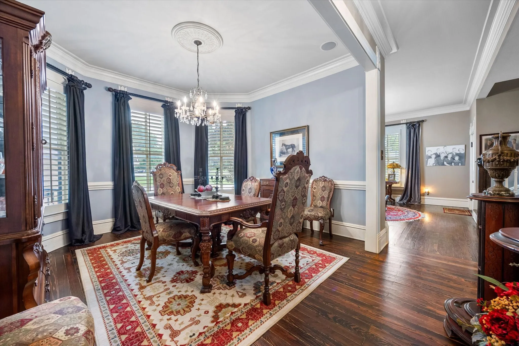 Single Family Residence For Sale in Ellis County , 1025 W Main Street, Waxahachie, Texas 75165, 7 Bedroom, 7 Bathroom, 4 Garage spaces, 5,010 Sqft, built in 1902, mls#21260498, Real Estate Agent in Waxahachie, Homes For Sale in Ellis county, Homes For Sale in Waxahachie, Realtor in Waxahachie Texas, Real Estate Brokerage Independent Realty Texas, Luminita Cordes Realtor