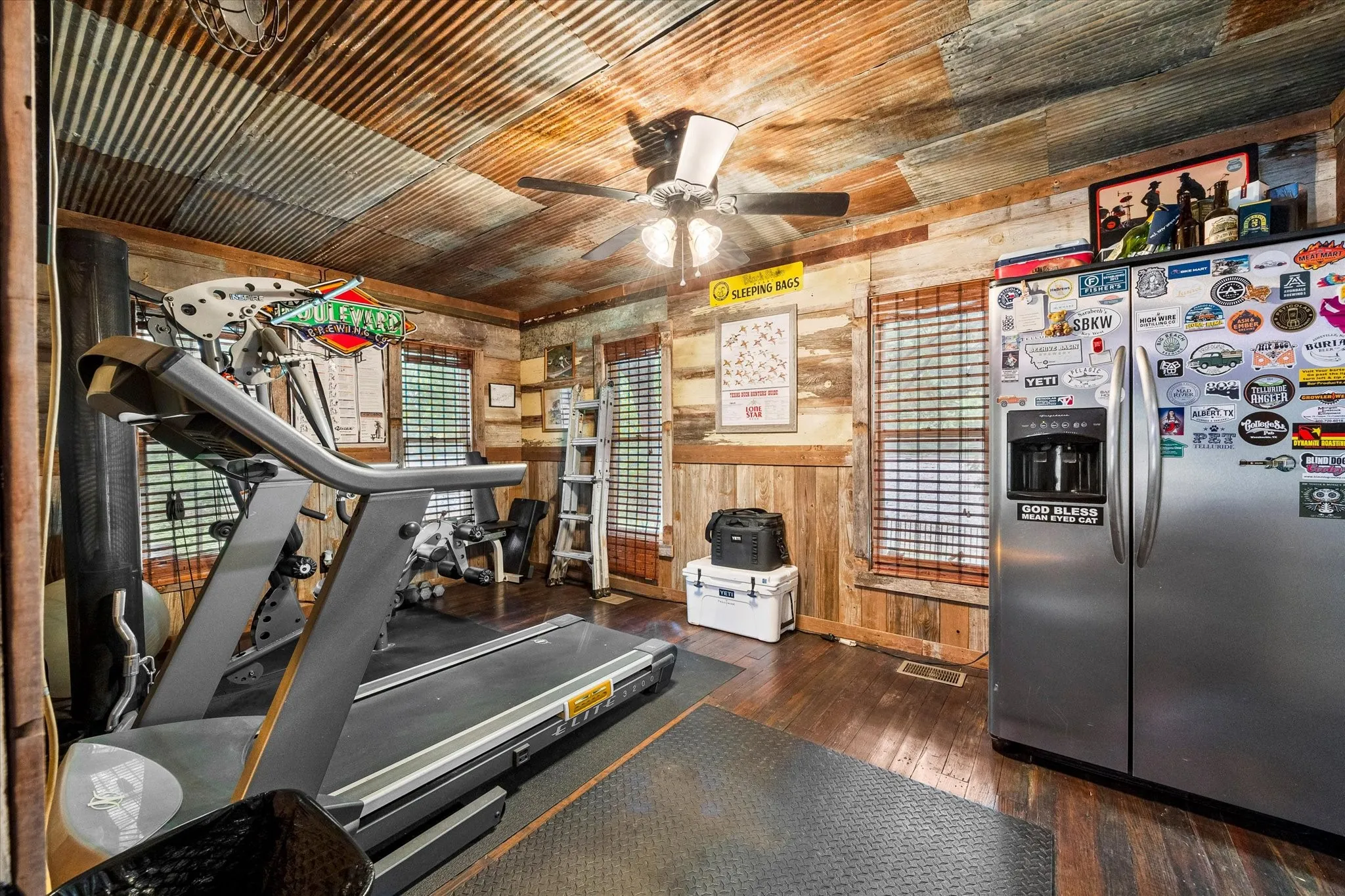 Single Family Residence For Sale in Ellis County , 1025 W Main Street, Waxahachie, Texas 75165, 7 Bedroom, 7 Bathroom, 4 Garage spaces, 5,010 Sqft, built in 1902, mls#21260498, Real Estate Agent in Waxahachie, Homes For Sale in Ellis county, Homes For Sale in Waxahachie, Realtor in Waxahachie Texas, Real Estate Brokerage Independent Realty Texas, Luminita Cordes Realtor