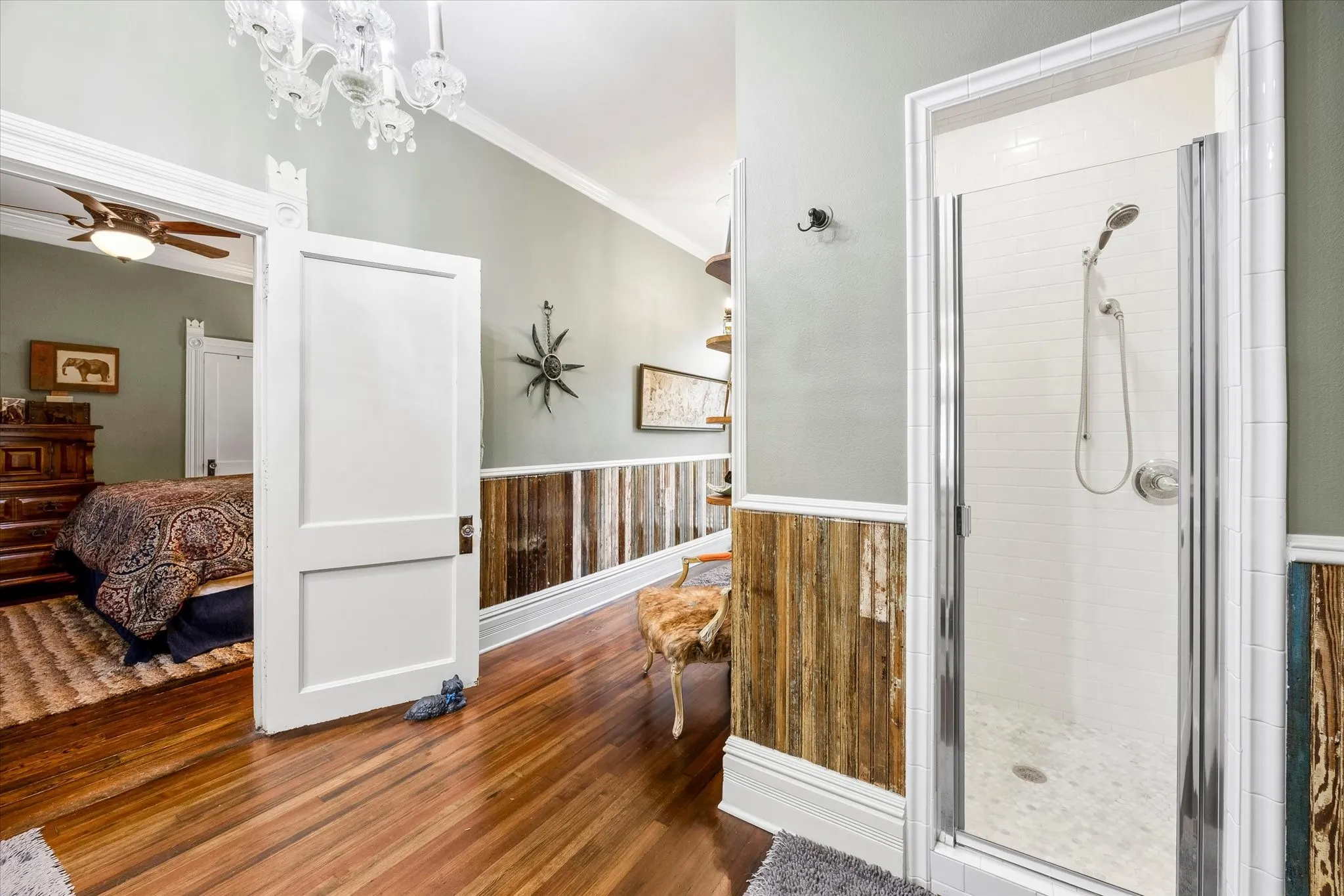 Single Family Residence For Sale in Ellis County , 1025 W Main Street, Waxahachie, Texas 75165, 7 Bedroom, 7 Bathroom, 4 Garage spaces, 5,010 Sqft, built in 1902, mls#21260498, Real Estate Agent in Waxahachie, Homes For Sale in Ellis county, Homes For Sale in Waxahachie, Realtor in Waxahachie Texas, Real Estate Brokerage Independent Realty Texas, Luminita Cordes Realtor