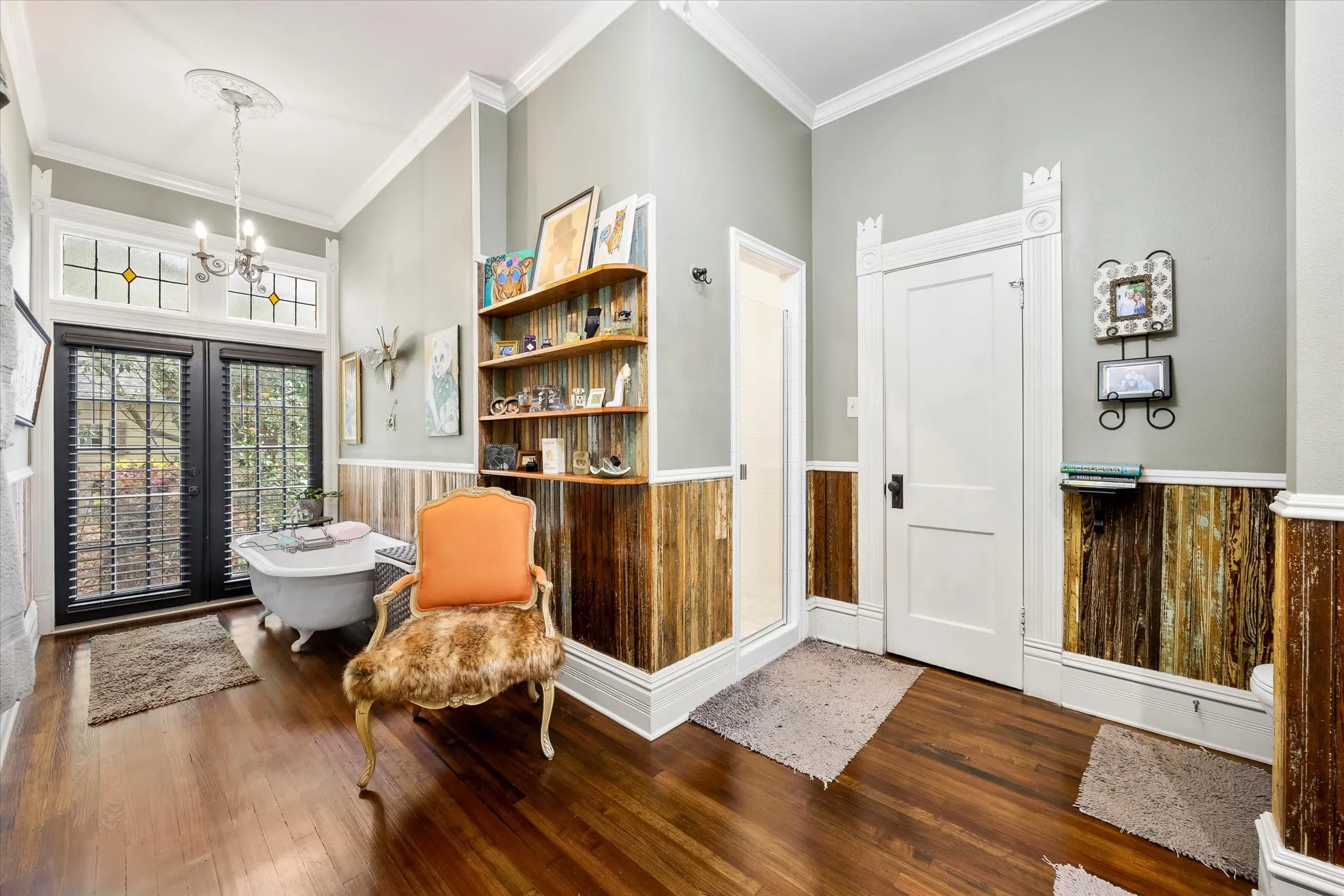 Single Family Residence For Sale in Ellis County , 1025 W Main Street, Waxahachie, Texas 75165, 7 Bedroom, 7 Bathroom, 4 Garage spaces, 5,010 Sqft, built in 1902, mls#21260498, Real Estate Agent in Waxahachie, Homes For Sale in Ellis county, Homes For Sale in Waxahachie, Realtor in Waxahachie Texas, Real Estate Brokerage Independent Realty Texas, Luminita Cordes Realtor