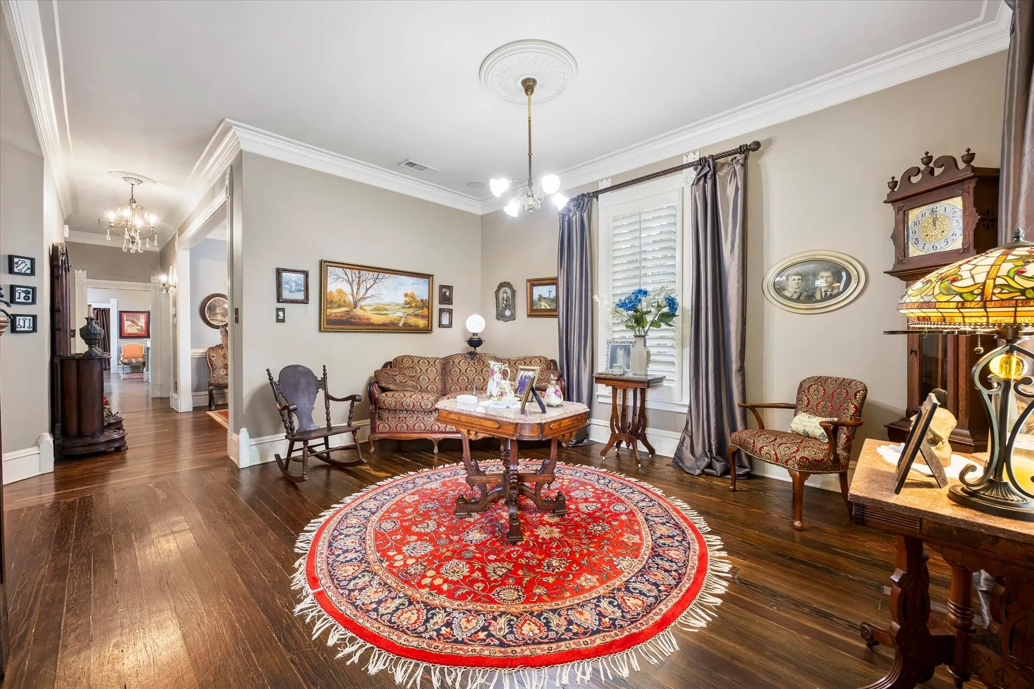 Single Family Residence For Sale in Ellis County , 1025 W Main Street, Waxahachie, Texas 75165, 7 Bedroom, 7 Bathroom, 4 Garage spaces, 5,010 Sqft, built in 1902, mls#21260498, Real Estate Agent in Waxahachie, Homes For Sale in Ellis county, Homes For Sale in Waxahachie, Realtor in Waxahachie Texas, Real Estate Brokerage Independent Realty Texas, Luminita Cordes Realtor