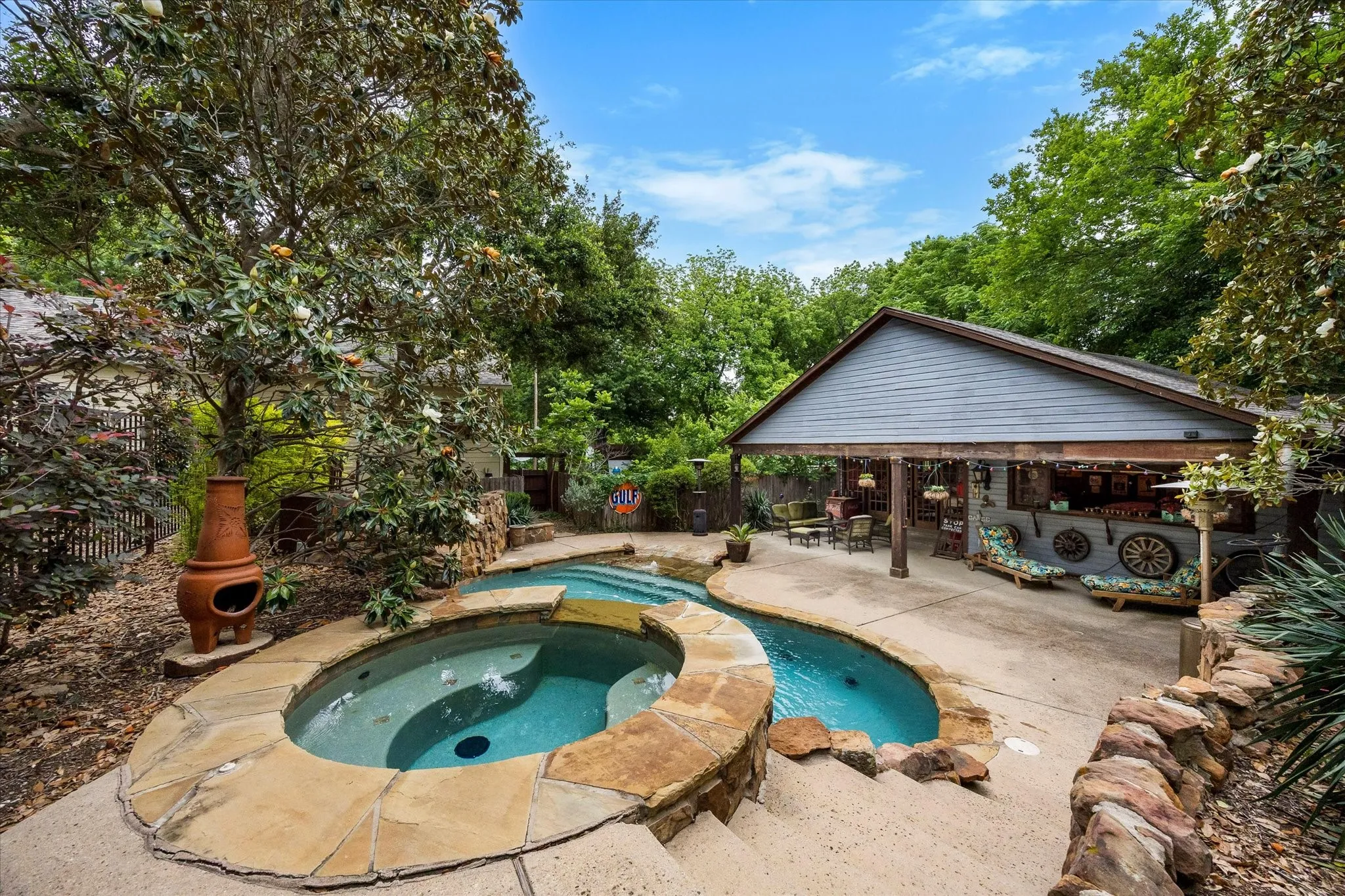 Single Family Residence For Sale in Ellis County , 1025 W Main Street, Waxahachie, Texas 75165, 7 Bedroom, 7 Bathroom, 4 Garage spaces, 5,010 Sqft, built in 1902, mls#21260498, Real Estate Agent in Waxahachie, Homes For Sale in Ellis county, Homes For Sale in Waxahachie, Realtor in Waxahachie Texas, Real Estate Brokerage Independent Realty Texas, Luminita Cordes Realtor