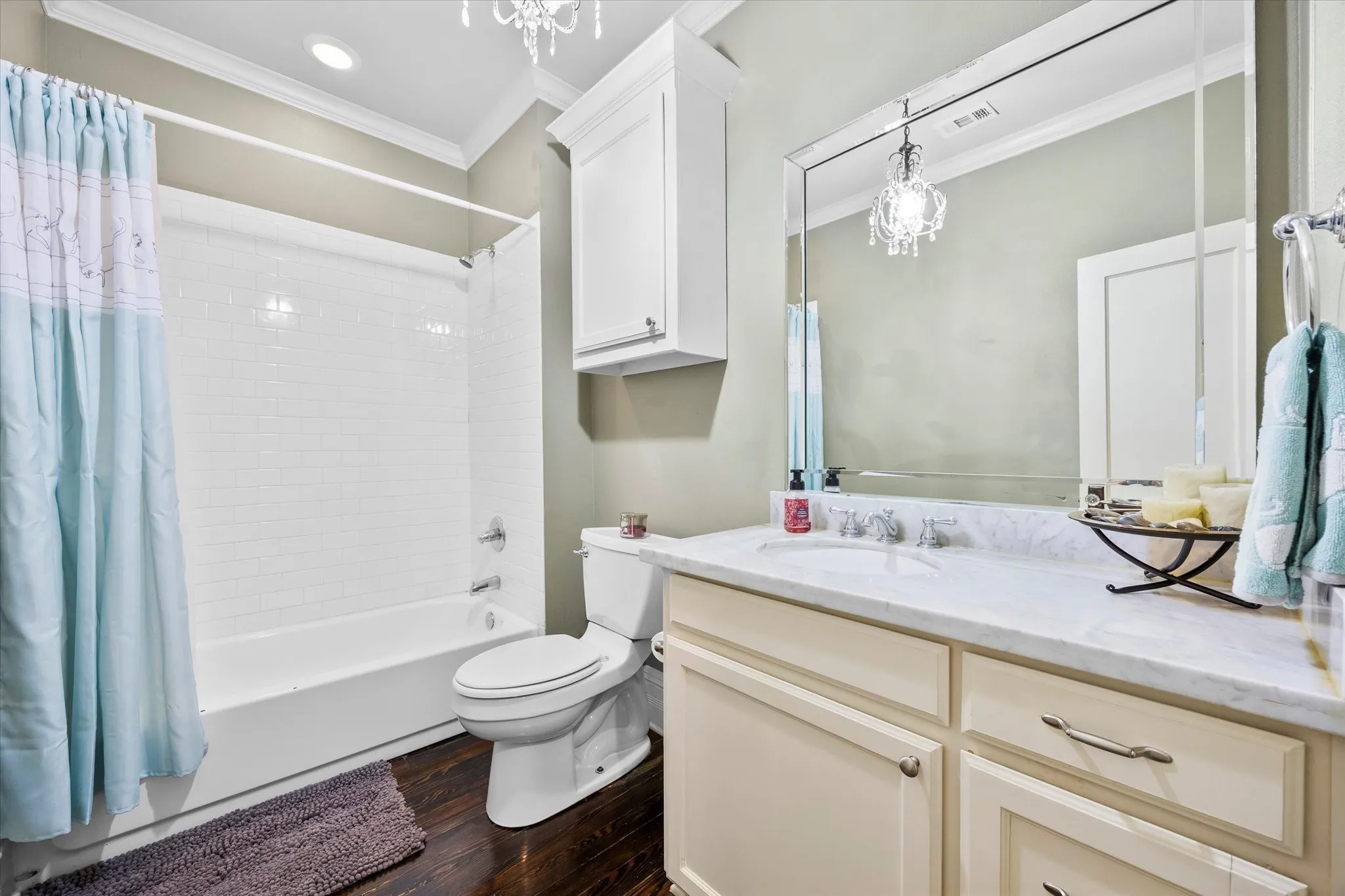 Single Family Residence For Sale in Ellis County , 1025 W Main Street, Waxahachie, Texas 75165, 7 Bedroom, 7 Bathroom, 4 Garage spaces, 5,010 Sqft, built in 1902, mls#21260498, Real Estate Agent in Waxahachie, Homes For Sale in Ellis county, Homes For Sale in Waxahachie, Realtor in Waxahachie Texas, Real Estate Brokerage Independent Realty Texas, Luminita Cordes Realtor