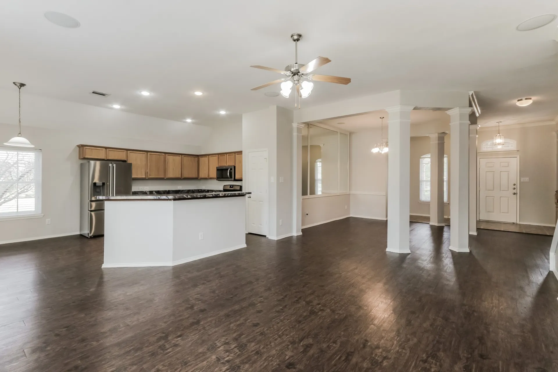 Single Family Residence For Rent in Ellis County , 631 Magnolia Lane, Glenn Heights, Texas 75154, 3 Bedrooms, 3 Bathrooms, 2 Garage spaces, 2,814 Sqft, built in 2004, Price $2,430, mls#21265130, Real Estate Agent in Glenn Heights, Homes For Rent in Ellis county, Homes For Rent in Glenn Heights, Realtor in Glenn Heights Texas, Real Estate Brokerage Independent Realty Texas, Luminita Cordes Realtor