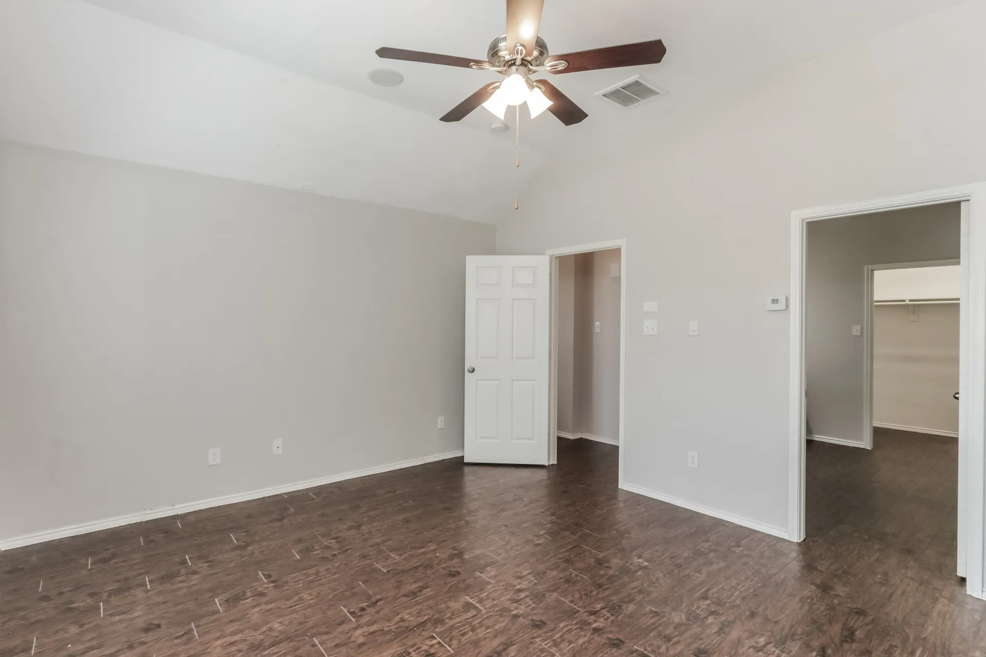 Single Family Residence For Rent in Ellis County , 631 Magnolia Lane, Glenn Heights, Texas 75154, 3 Bedrooms, 3 Bathrooms, 2 Garage spaces, 2,814 Sqft, built in 2004, Price $2,430, mls#21265130, Real Estate Agent in Glenn Heights, Homes For Rent in Ellis county, Homes For Rent in Glenn Heights, Realtor in Glenn Heights Texas, Real Estate Brokerage Independent Realty Texas, Luminita Cordes Realtor