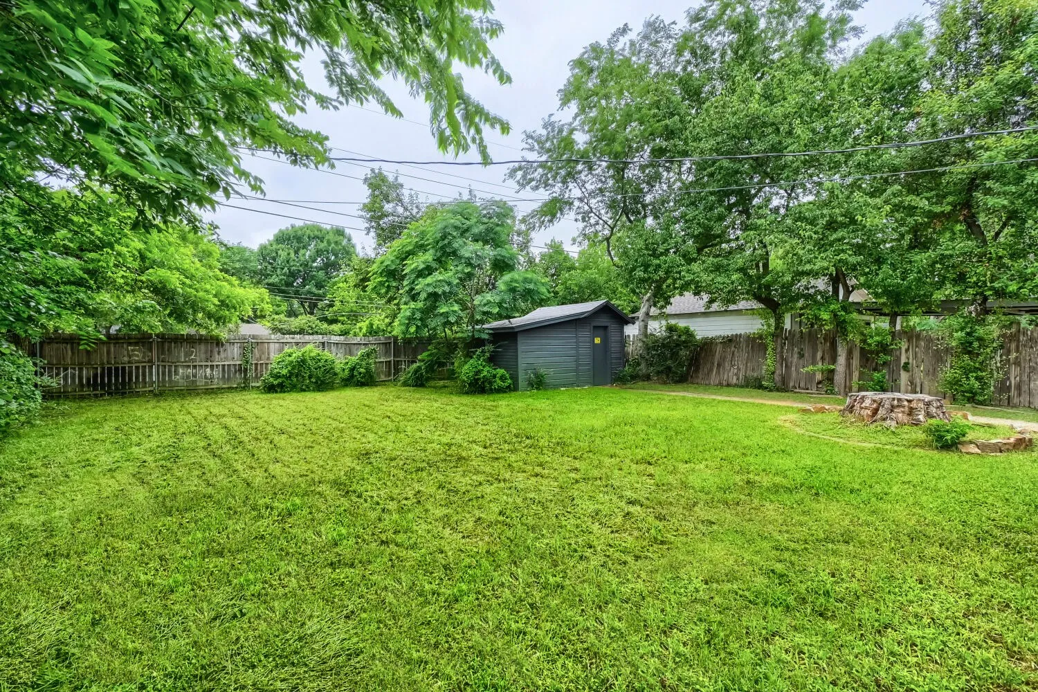 Single Family Residence For Sale in Tarrant County , 1420 Bennett Drive, Arlington, Texas 76013, 4 Bedroom, 1 Bathroom, Garage spaces, 1,296 Sqft, built in 1951, mls#21265136, Real Estate Agent in Arlington, Homes For Sale in Tarrant county, Homes For Sale in Arlington, Realtor in Arlington Texas, Real Estate Brokerage Independent Realty Texas, Luminita Cordes Realtor
