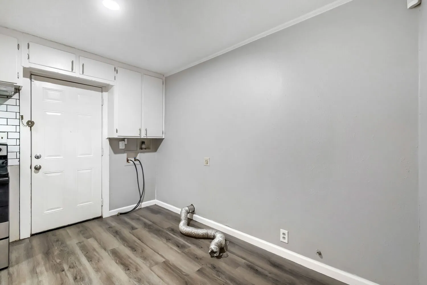 Single Family Residence For Sale in Tarrant County , 1420 Bennett Drive, Arlington, Texas 76013, 4 Bedroom, 1 Bathroom, Garage spaces, 1,296 Sqft, built in 1951, mls#21265136, Real Estate Agent in Arlington, Homes For Sale in Tarrant county, Homes For Sale in Arlington, Realtor in Arlington Texas, Real Estate Brokerage Independent Realty Texas, Luminita Cordes Realtor
