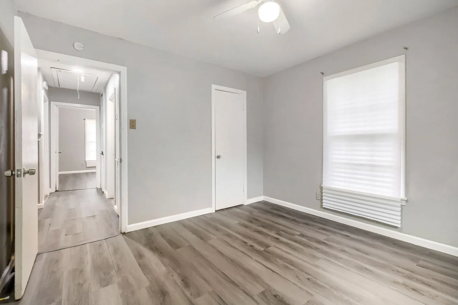 Single Family Residence For Sale in Tarrant County , 1420 Bennett Drive, Arlington, Texas 76013, 4 Bedroom, 1 Bathroom, Garage spaces, 1,296 Sqft, built in 1951, mls#21265136, Real Estate Agent in Arlington, Homes For Sale in Tarrant county, Homes For Sale in Arlington, Realtor in Arlington Texas, Real Estate Brokerage Independent Realty Texas, Luminita Cordes Realtor