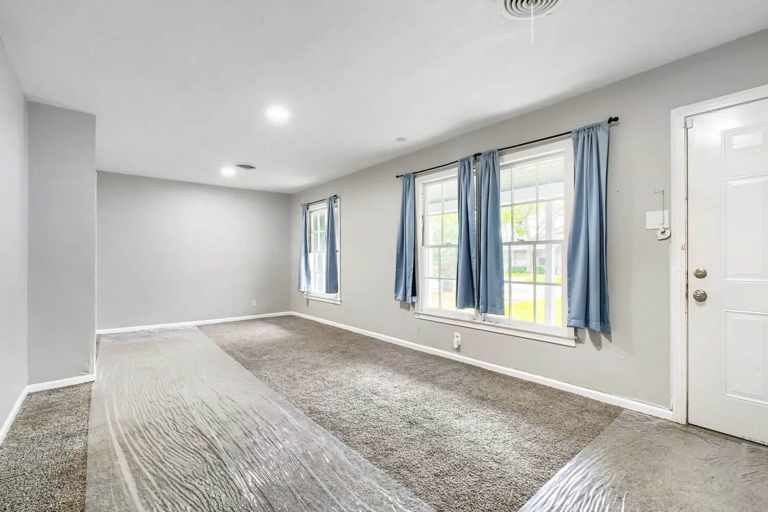 Single Family Residence For Sale in Tarrant County , 1420 Bennett Drive, Arlington, Texas 76013, 4 Bedroom, 1 Bathroom, Garage spaces, 1,296 Sqft, built in 1951, mls#21265136, Real Estate Agent in Arlington, Homes For Sale in Tarrant county, Homes For Sale in Arlington, Realtor in Arlington Texas, Real Estate Brokerage Independent Realty Texas, Luminita Cordes Realtor