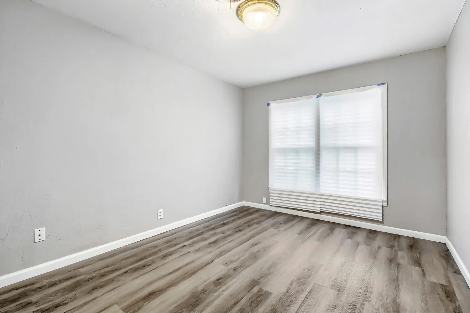 Single Family Residence For Sale in Tarrant County , 1420 Bennett Drive, Arlington, Texas 76013, 4 Bedroom, 1 Bathroom, Garage spaces, 1,296 Sqft, built in 1951, mls#21265136, Real Estate Agent in Arlington, Homes For Sale in Tarrant county, Homes For Sale in Arlington, Realtor in Arlington Texas, Real Estate Brokerage Independent Realty Texas, Luminita Cordes Realtor