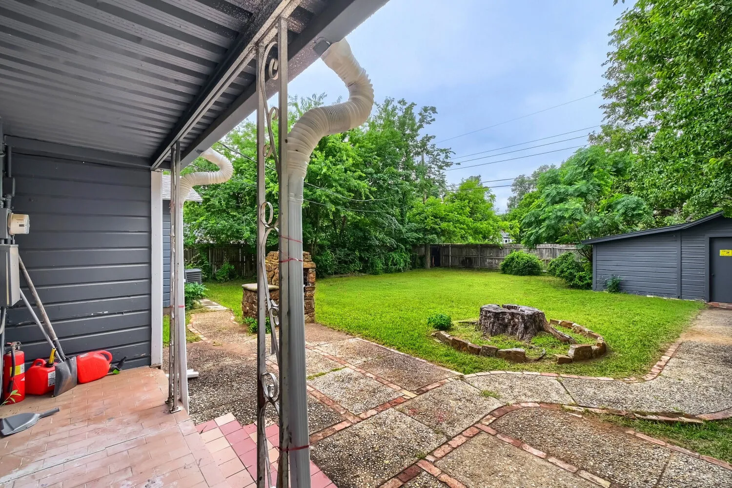 Single Family Residence For Sale in Tarrant County , 1420 Bennett Drive, Arlington, Texas 76013, 4 Bedroom, 1 Bathroom, Garage spaces, 1,296 Sqft, built in 1951, mls#21265136, Real Estate Agent in Arlington, Homes For Sale in Tarrant county, Homes For Sale in Arlington, Realtor in Arlington Texas, Real Estate Brokerage Independent Realty Texas, Luminita Cordes Realtor