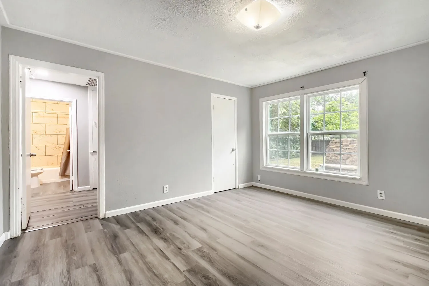 Single Family Residence For Sale in Tarrant County , 1420 Bennett Drive, Arlington, Texas 76013, 4 Bedroom, 1 Bathroom, Garage spaces, 1,296 Sqft, built in 1951, mls#21265136, Real Estate Agent in Arlington, Homes For Sale in Tarrant county, Homes For Sale in Arlington, Realtor in Arlington Texas, Real Estate Brokerage Independent Realty Texas, Luminita Cordes Realtor