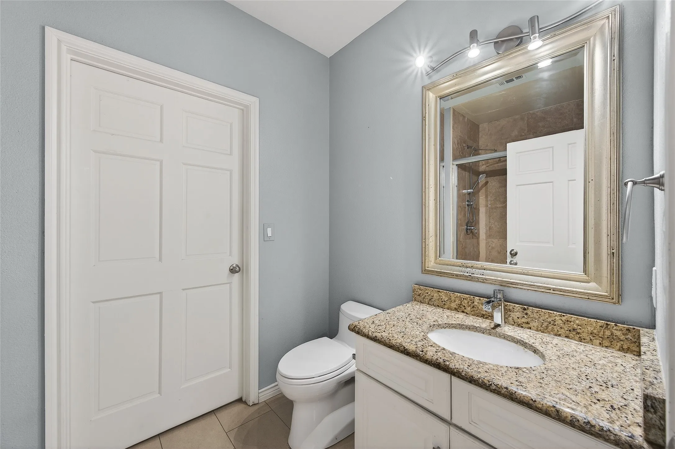 Condominium For Rent in Dallas County , 3102 Kings Road 1110, Dallas, Texas 75219, 2 Bedroom, 2 Bathroom, 1 Garage spaces, 948 Sqft, built in 2001, mls#21265137, Real Estate Agent in Dallas, Homes For Rent in Dallas county, Homes For Rent in Dallas, Realtor in Dallas Texas, Real Estate Brokerage Independent Realty Texas, Luminita Cordes Realtor