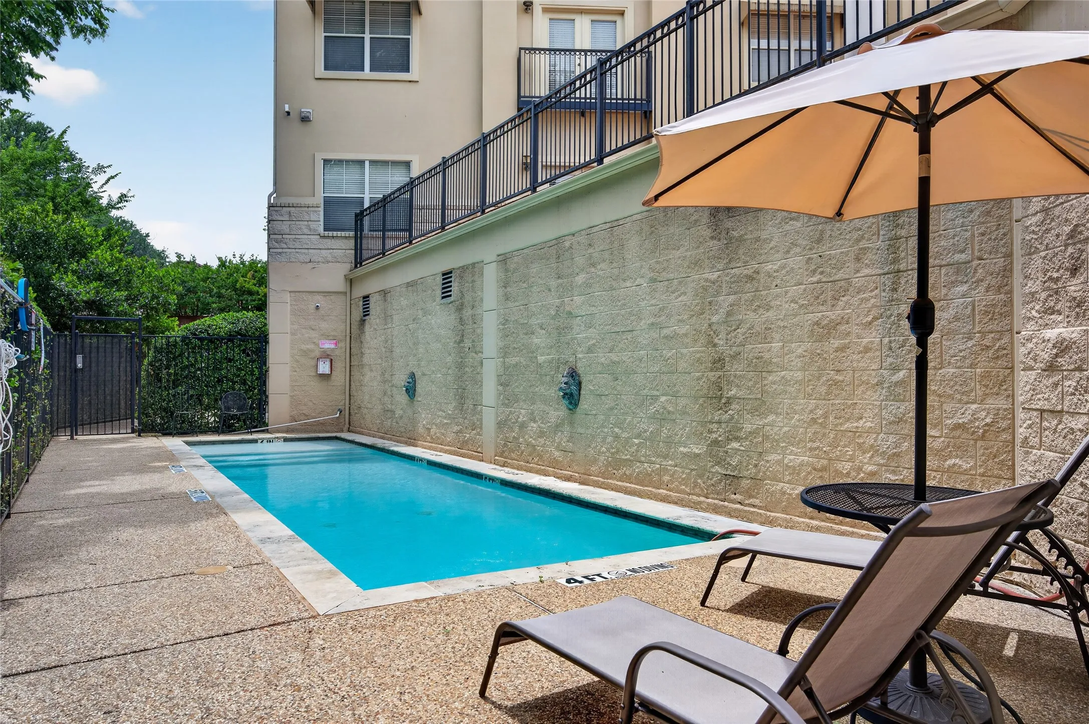 Condominium For Rent in Dallas County , 3102 Kings Road 1110, Dallas, Texas 75219, 2 Bedroom, 2 Bathroom, 1 Garage spaces, 948 Sqft, built in 2001, mls#21265137, Real Estate Agent in Dallas, Homes For Rent in Dallas county, Homes For Rent in Dallas, Realtor in Dallas Texas, Real Estate Brokerage Independent Realty Texas, Luminita Cordes Realtor