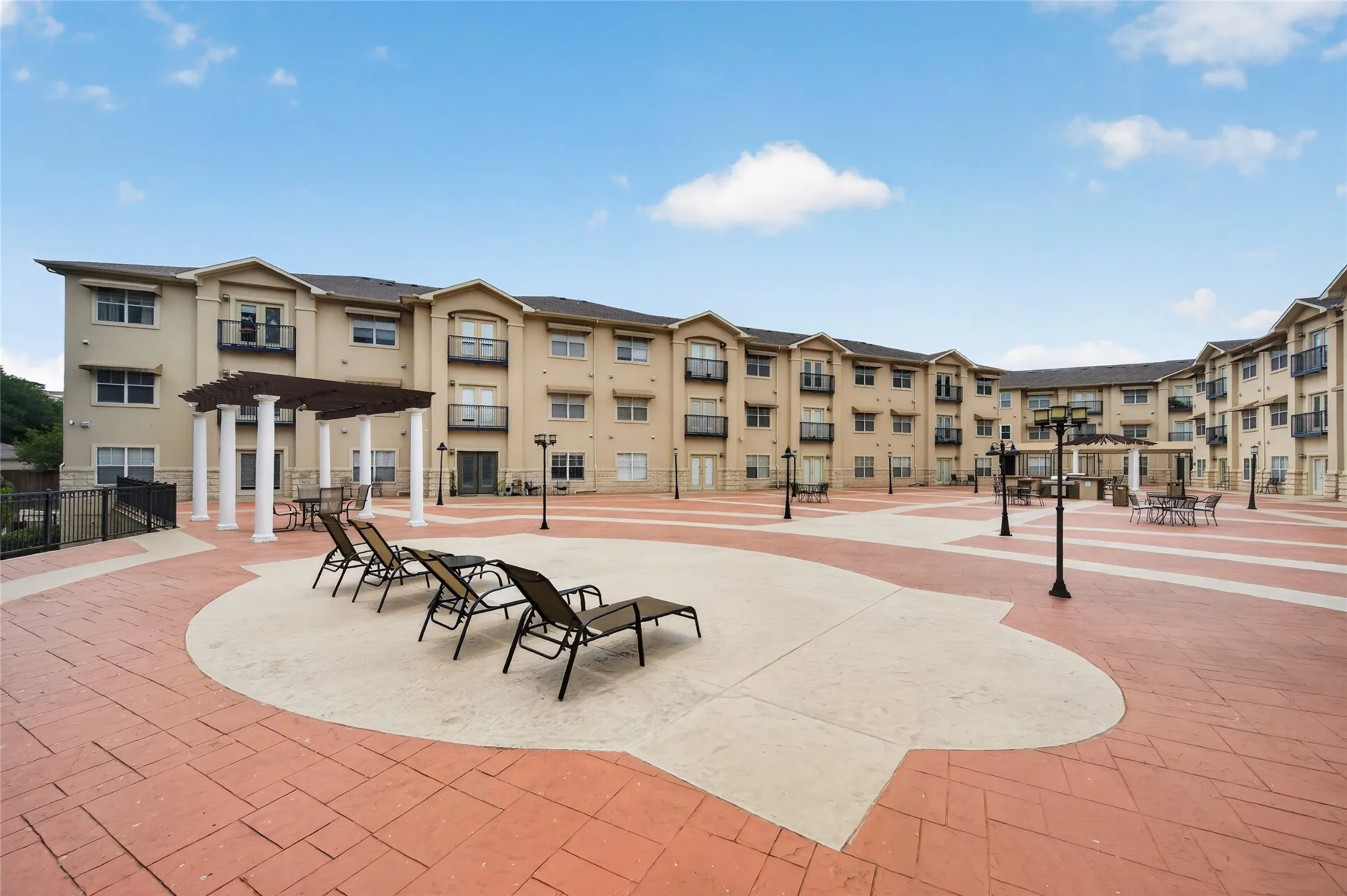 Condominium For Rent in Dallas County , 3102 Kings Road 1110, Dallas, Texas 75219, 2 Bedroom, 2 Bathroom, 1 Garage spaces, 948 Sqft, built in 2001, mls#21265137, Real Estate Agent in Dallas, Homes For Rent in Dallas county, Homes For Rent in Dallas, Realtor in Dallas Texas, Real Estate Brokerage Independent Realty Texas, Luminita Cordes Realtor