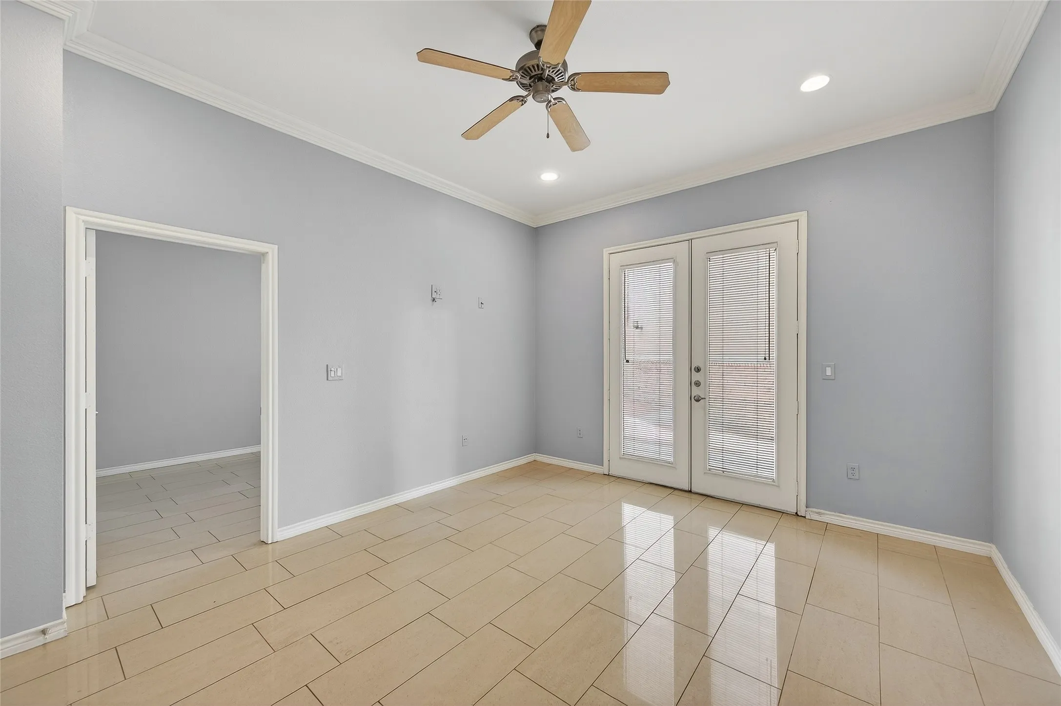 Condominium For Rent in Dallas County , 3102 Kings Road 1110, Dallas, Texas 75219, 2 Bedroom, 2 Bathroom, 1 Garage spaces, 948 Sqft, built in 2001, mls#21265137, Real Estate Agent in Dallas, Homes For Rent in Dallas county, Homes For Rent in Dallas, Realtor in Dallas Texas, Real Estate Brokerage Independent Realty Texas, Luminita Cordes Realtor