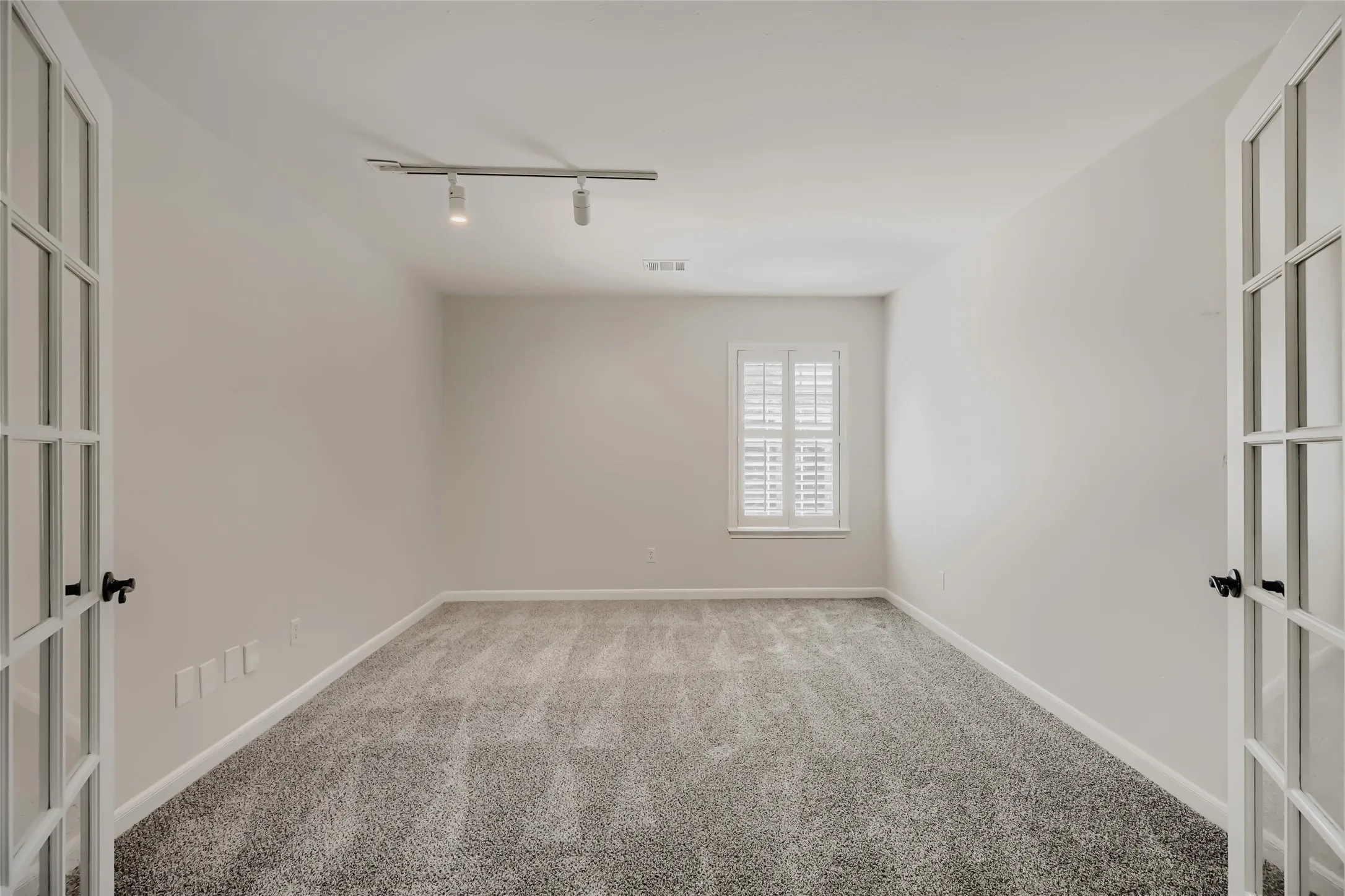 Single Family Residence For Sale in Collin County , 2803 Wyndham Lane, Richardson, Texas 75082, 4 Bedroom, 3 Bathroom, 2 Garage spaces, 3,564 Sqft, built in 1989, mls#21200346, Real Estate Agent in Richardson, Homes For Sale in Collin county, Homes For Sale in Richardson, Realtor in Richardson Texas, Real Estate Brokerage Independent Realty Texas, Luminita Cordes Realtor