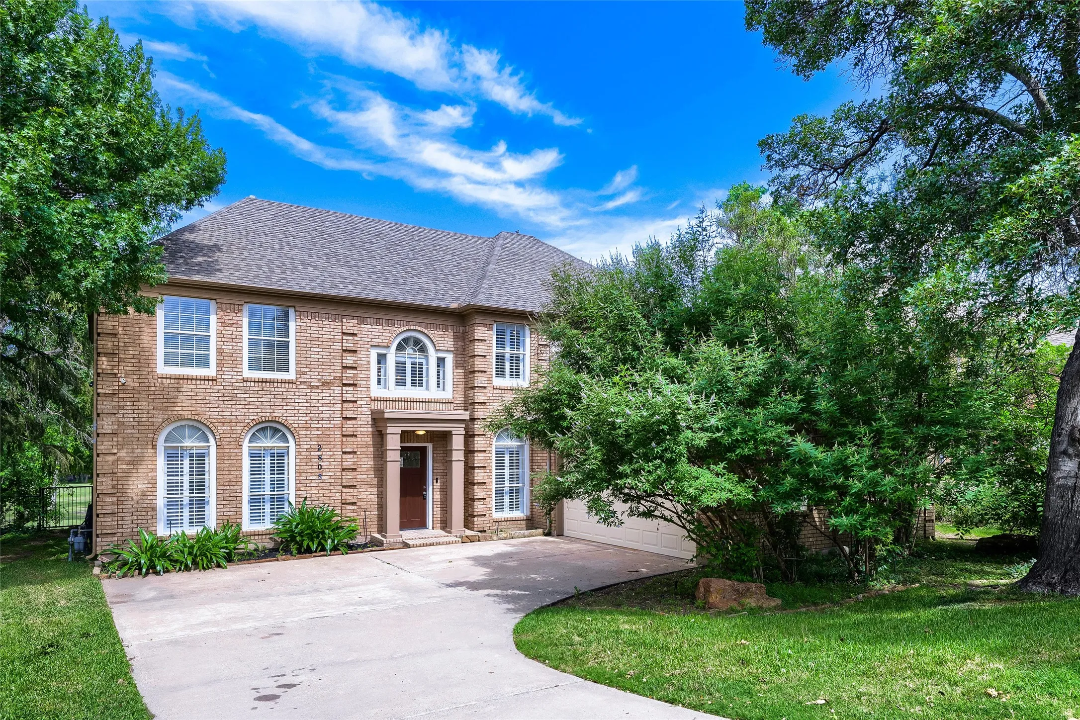 Single Family Residence For Sale in Collin County , 2803 Wyndham Lane, Richardson, Texas 75082, 4 Bedroom, 3 Bathroom, 2 Garage spaces, 3,564 Sqft, built in 1989, mls#21200346, Real Estate Agent in Richardson, Homes For Sale in Collin county, Homes For Sale in Richardson, Realtor in Richardson Texas, Real Estate Brokerage Independent Realty Texas, Luminita Cordes Realtor