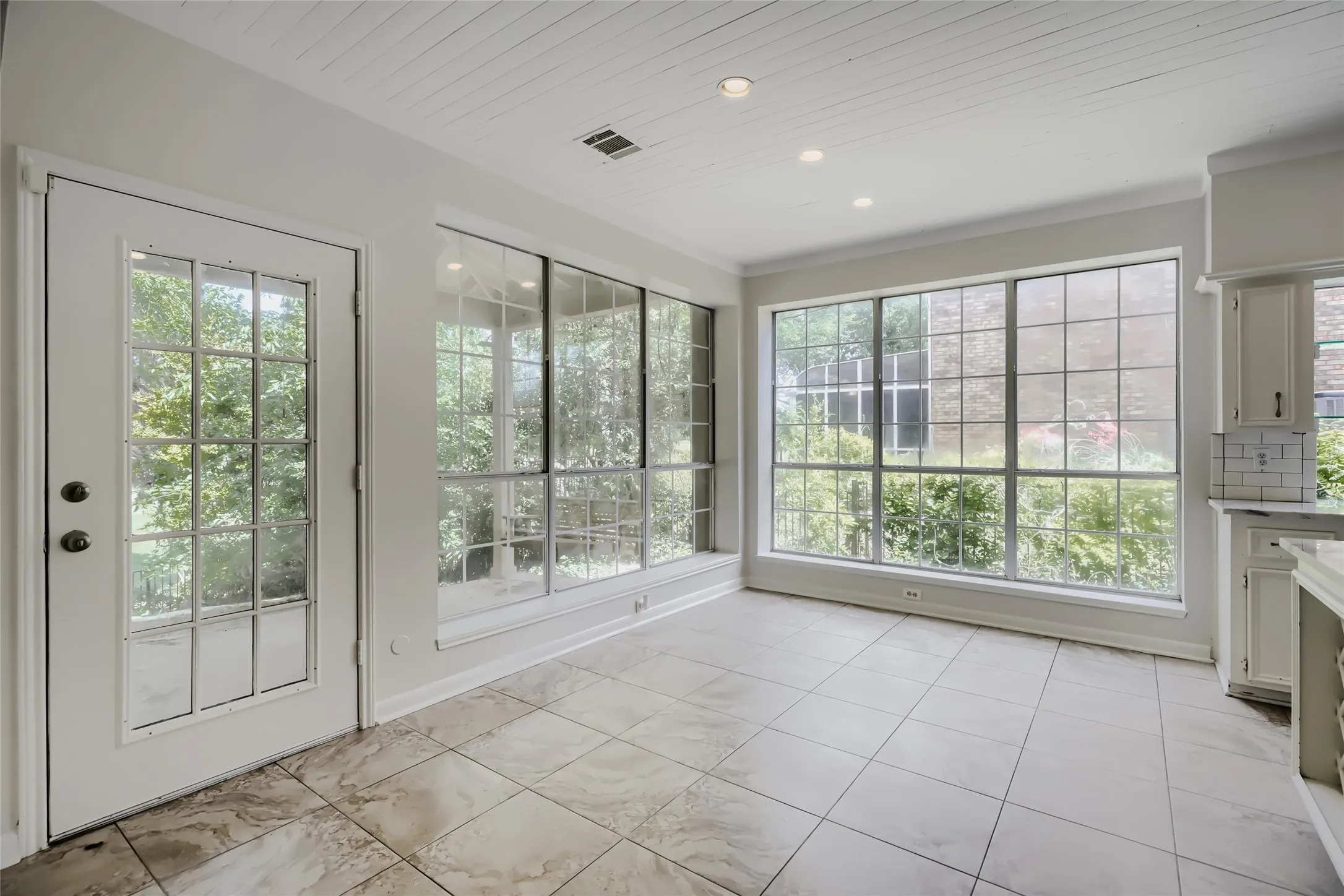 Single Family Residence For Sale in Collin County , 2803 Wyndham Lane, Richardson, Texas 75082, 4 Bedroom, 3 Bathroom, 2 Garage spaces, 3,564 Sqft, built in 1989, mls#21200346, Real Estate Agent in Richardson, Homes For Sale in Collin county, Homes For Sale in Richardson, Realtor in Richardson Texas, Real Estate Brokerage Independent Realty Texas, Luminita Cordes Realtor