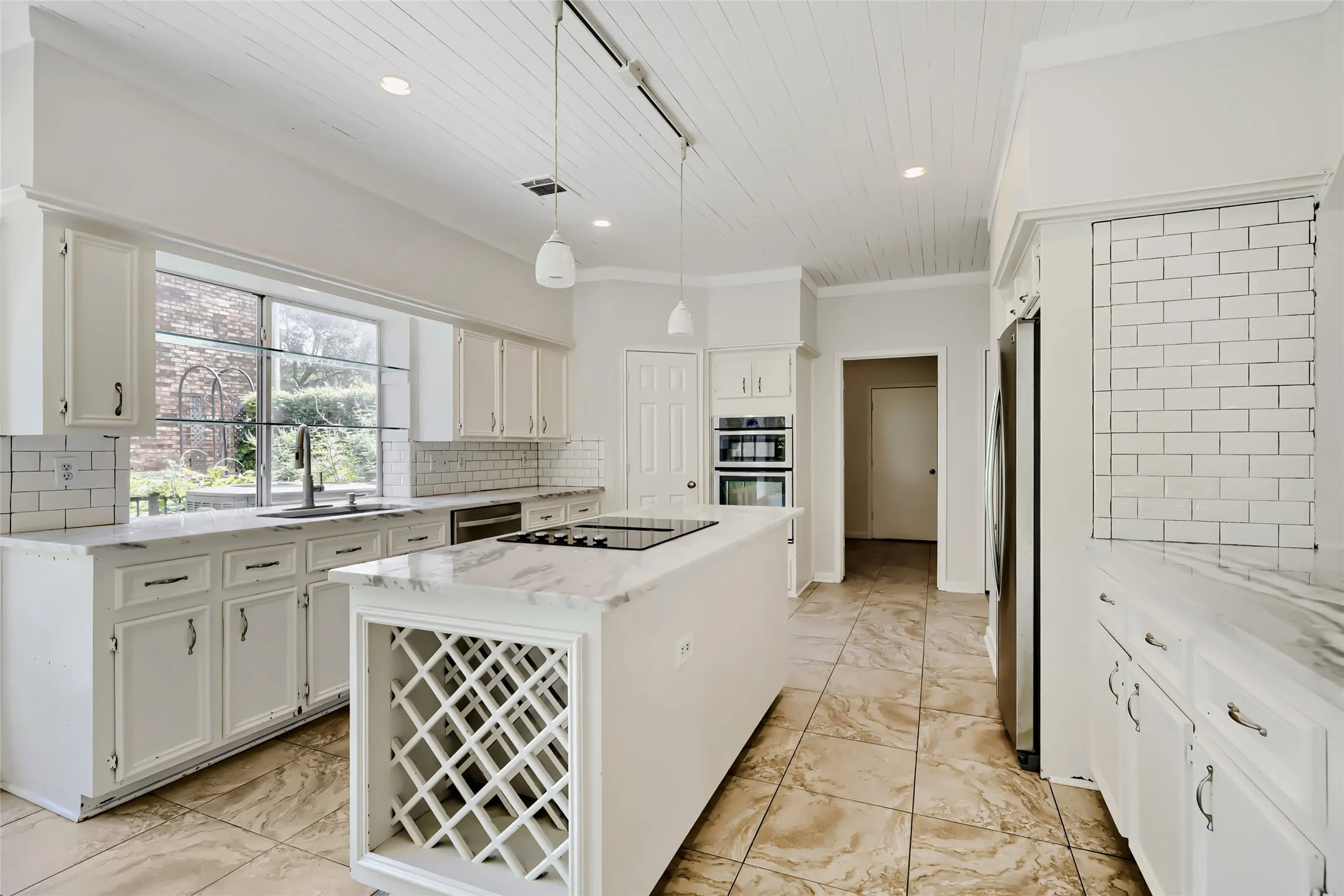 Single Family Residence For Sale in Collin County , 2803 Wyndham Lane, Richardson, Texas 75082, 4 Bedroom, 3 Bathroom, 2 Garage spaces, 3,564 Sqft, built in 1989, mls#21200346, Real Estate Agent in Richardson, Homes For Sale in Collin county, Homes For Sale in Richardson, Realtor in Richardson Texas, Real Estate Brokerage Independent Realty Texas, Luminita Cordes Realtor