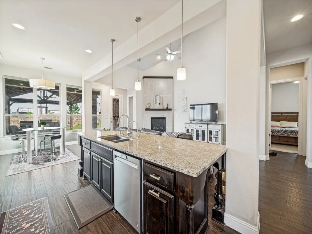 Single Family Residence For Sale in Collin County , 12643 Burnt Prairie Lane, Frisco, Texas 75035, 4 Bedroom, 4 Bathroom, 2 Garage spaces, 3,356 Sqft, built in 2017, mls#21262699, Real Estate Agent in Frisco, Homes For Sale in Collin county, Homes For Sale in Frisco, Realtor in Frisco Texas, Real Estate Brokerage Independent Realty Texas, Luminita Cordes Realtor