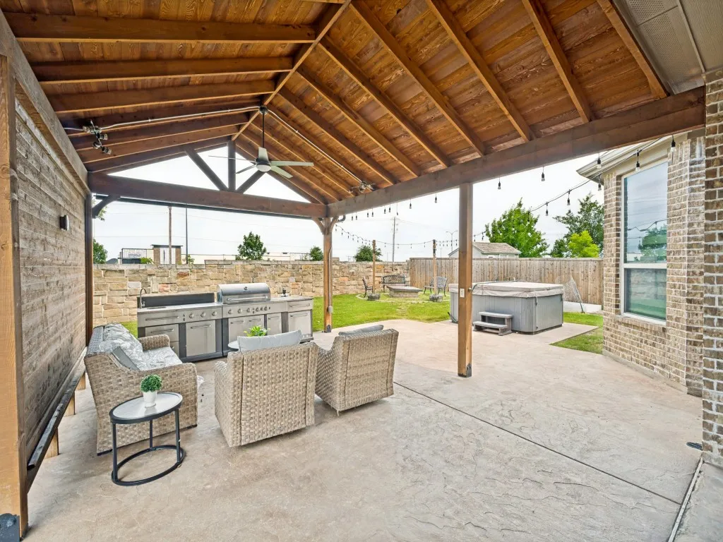 Single Family Residence For Sale in Collin County , 12643 Burnt Prairie Lane, Frisco, Texas 75035, 4 Bedroom, 4 Bathroom, 2 Garage spaces, 3,356 Sqft, built in 2017, mls#21262699, Real Estate Agent in Frisco, Homes For Sale in Collin county, Homes For Sale in Frisco, Realtor in Frisco Texas, Real Estate Brokerage Independent Realty Texas, Luminita Cordes Realtor