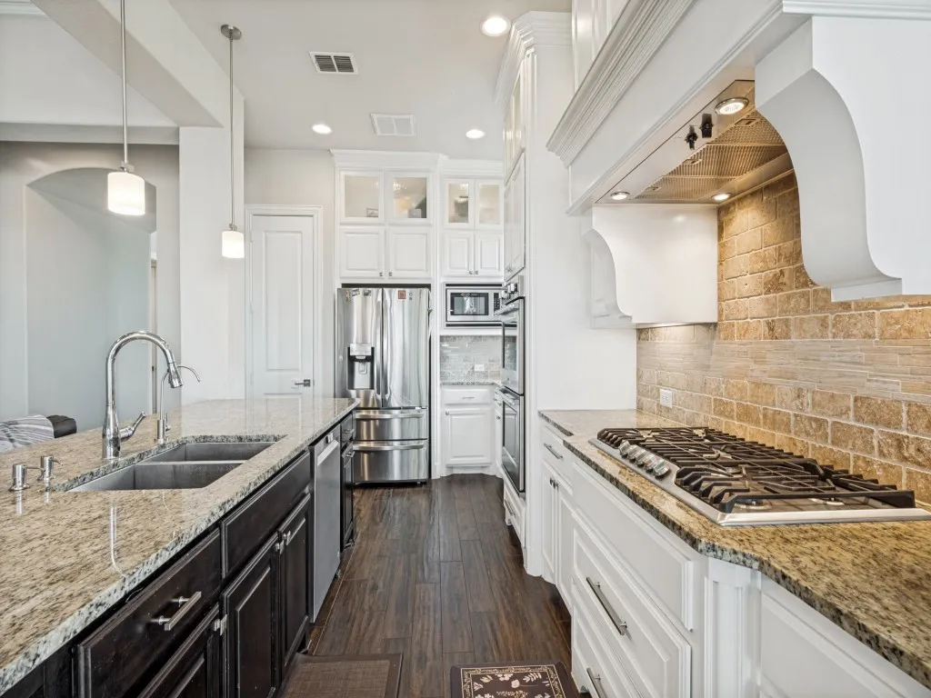 Single Family Residence For Sale in Collin County , 12643 Burnt Prairie Lane, Frisco, Texas 75035, 4 Bedroom, 4 Bathroom, 2 Garage spaces, 3,356 Sqft, built in 2017, mls#21262699, Real Estate Agent in Frisco, Homes For Sale in Collin county, Homes For Sale in Frisco, Realtor in Frisco Texas, Real Estate Brokerage Independent Realty Texas, Luminita Cordes Realtor