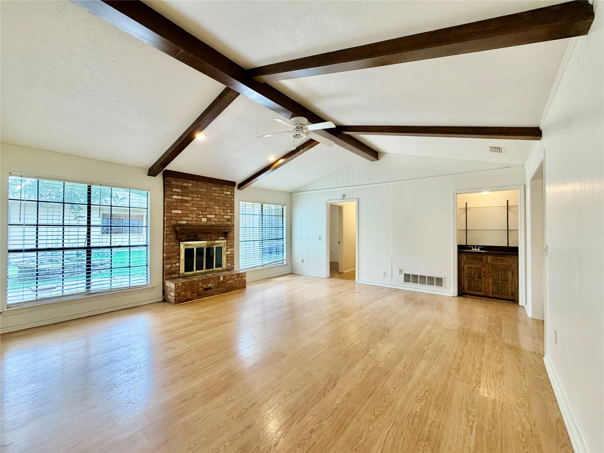 Single Family Residence For Rent in Denton County , 1416 Sandy Creek Drive, Denton, Texas 76205, 4 Bedroom, 2 Bathroom, Garage spaces, 2,108 Sqft, built in 1974, mls#21243172, Real Estate Agent in Denton, Homes For Rent in Denton county, Homes For Rent in Denton, Realtor in Denton Texas, Real Estate Brokerage Independent Realty Texas, Luminita Cordes Realtor