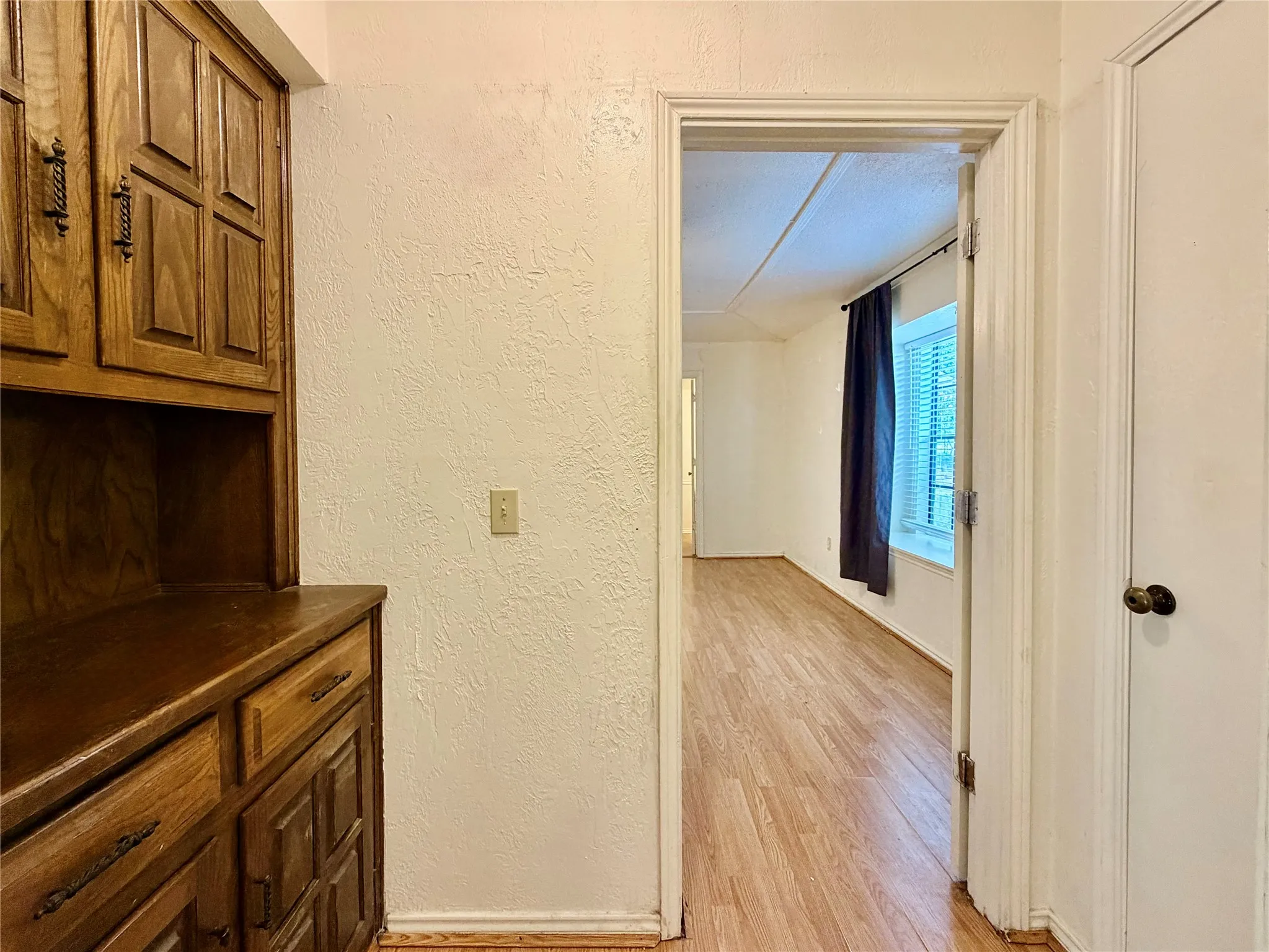 Single Family Residence For Rent in Denton County , 1416 Sandy Creek Drive, Denton, Texas 76205, 4 Bedroom, 2 Bathroom, Garage spaces, 2,108 Sqft, built in 1974, mls#21243172, Real Estate Agent in Denton, Homes For Rent in Denton county, Homes For Rent in Denton, Realtor in Denton Texas, Real Estate Brokerage Independent Realty Texas, Luminita Cordes Realtor