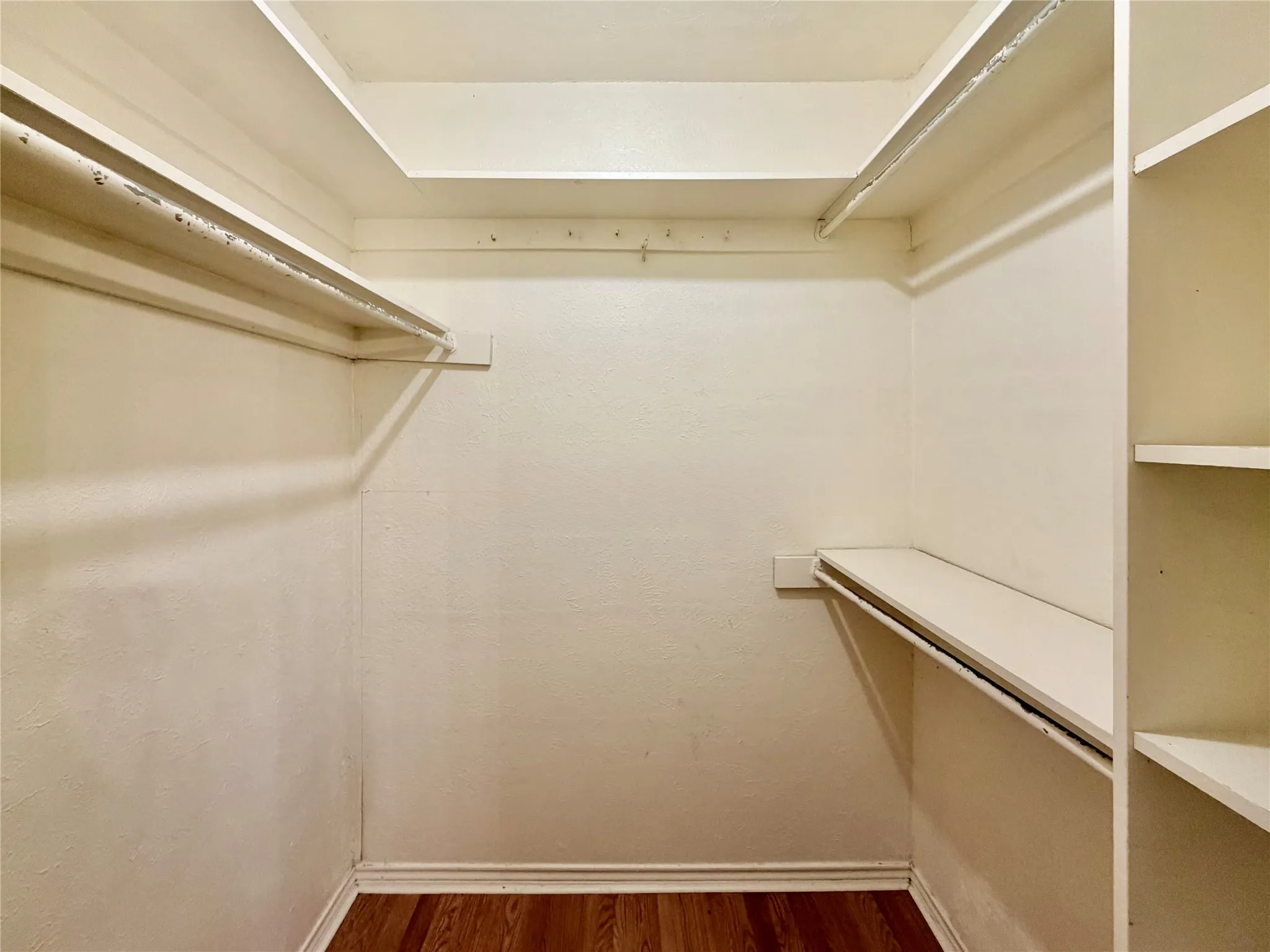Single Family Residence For Rent in Denton County , 1416 Sandy Creek Drive, Denton, Texas 76205, 4 Bedroom, 2 Bathroom, Garage spaces, 2,108 Sqft, built in 1974, mls#21243172, Real Estate Agent in Denton, Homes For Rent in Denton county, Homes For Rent in Denton, Realtor in Denton Texas, Real Estate Brokerage Independent Realty Texas, Luminita Cordes Realtor
