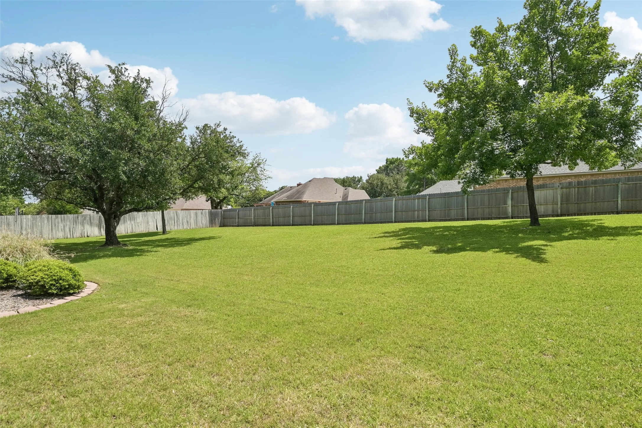 Single Family Residence For Sale in Tarrant County , 1510 Rockwood Drive, Keller, Texas 76248, 4 Bedroom, 3 Bathroom, 2 Garage spaces, 2,707 Sqft, built in 1988, mls#21264297, Real Estate Agent in Keller, Homes For Sale in Tarrant county, Homes For Sale in Keller, Realtor in Keller Texas, Real Estate Brokerage Independent Realty Texas, Luminita Cordes Realtor