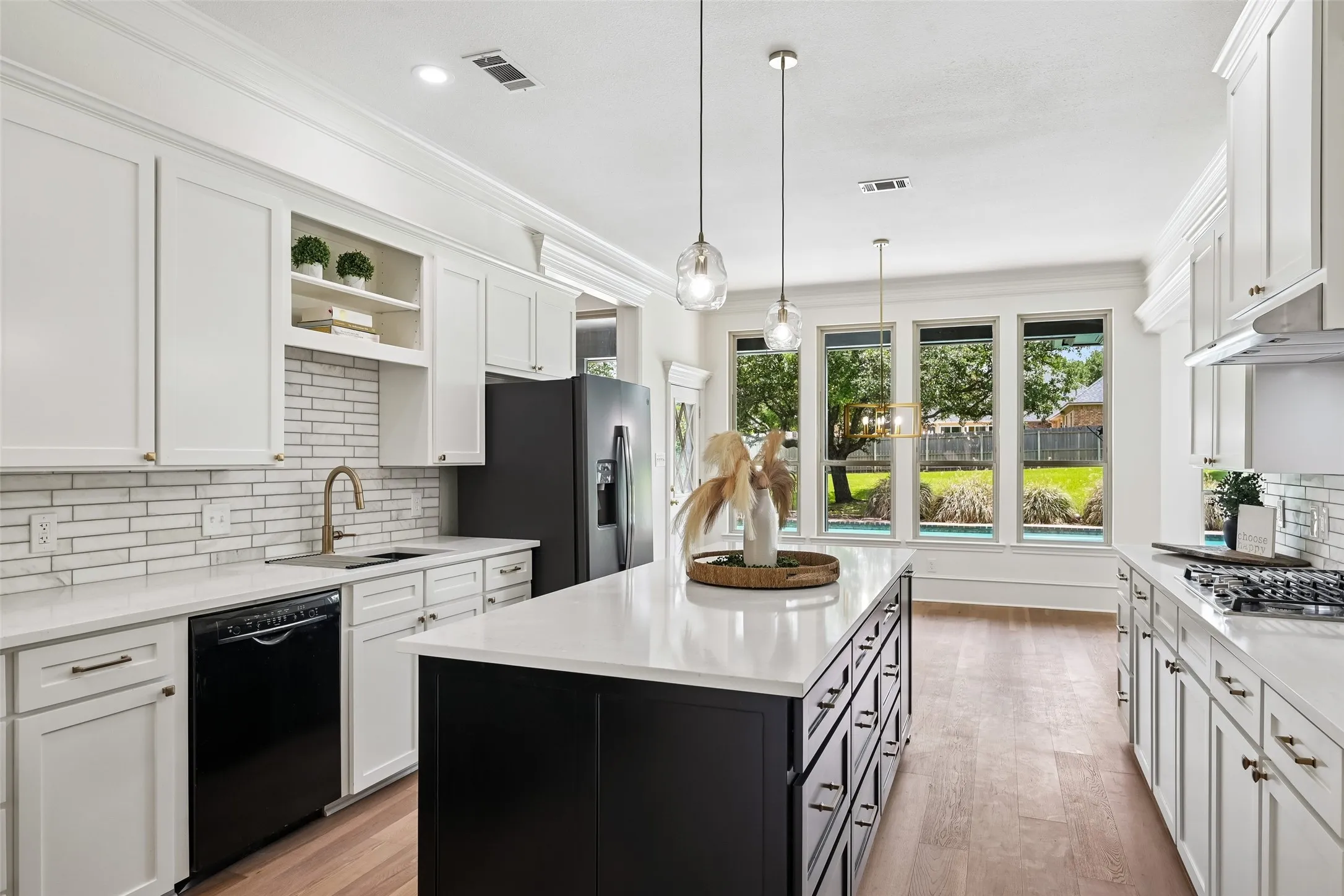 Single Family Residence For Sale in Tarrant County , 1510 Rockwood Drive, Keller, Texas 76248, 4 Bedroom, 3 Bathroom, 2 Garage spaces, 2,707 Sqft, built in 1988, mls#21264297, Real Estate Agent in Keller, Homes For Sale in Tarrant county, Homes For Sale in Keller, Realtor in Keller Texas, Real Estate Brokerage Independent Realty Texas, Luminita Cordes Realtor