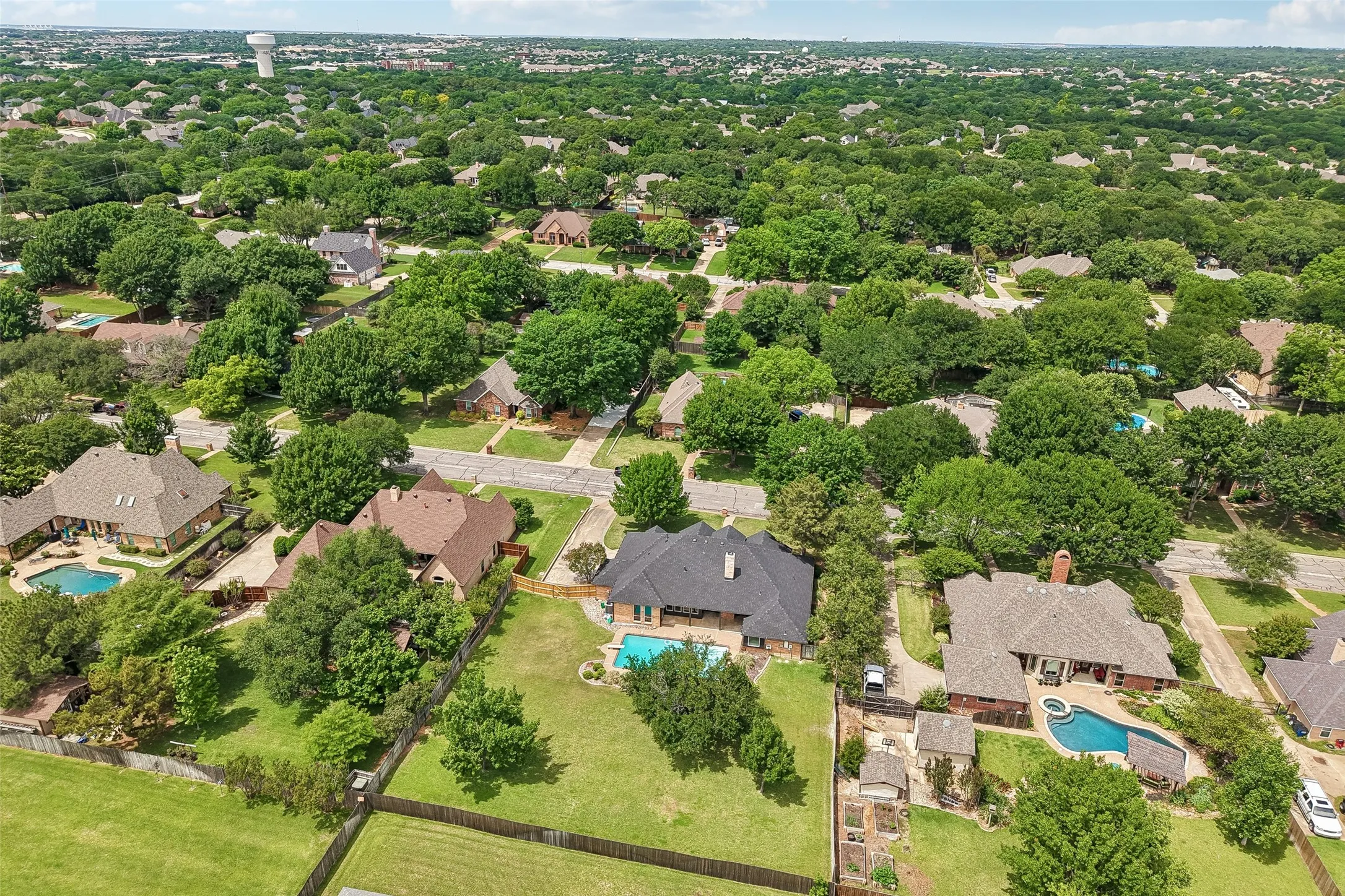 Single Family Residence For Sale in Tarrant County , 1510 Rockwood Drive, Keller, Texas 76248, 4 Bedroom, 3 Bathroom, 2 Garage spaces, 2,707 Sqft, built in 1988, mls#21264297, Real Estate Agent in Keller, Homes For Sale in Tarrant county, Homes For Sale in Keller, Realtor in Keller Texas, Real Estate Brokerage Independent Realty Texas, Luminita Cordes Realtor