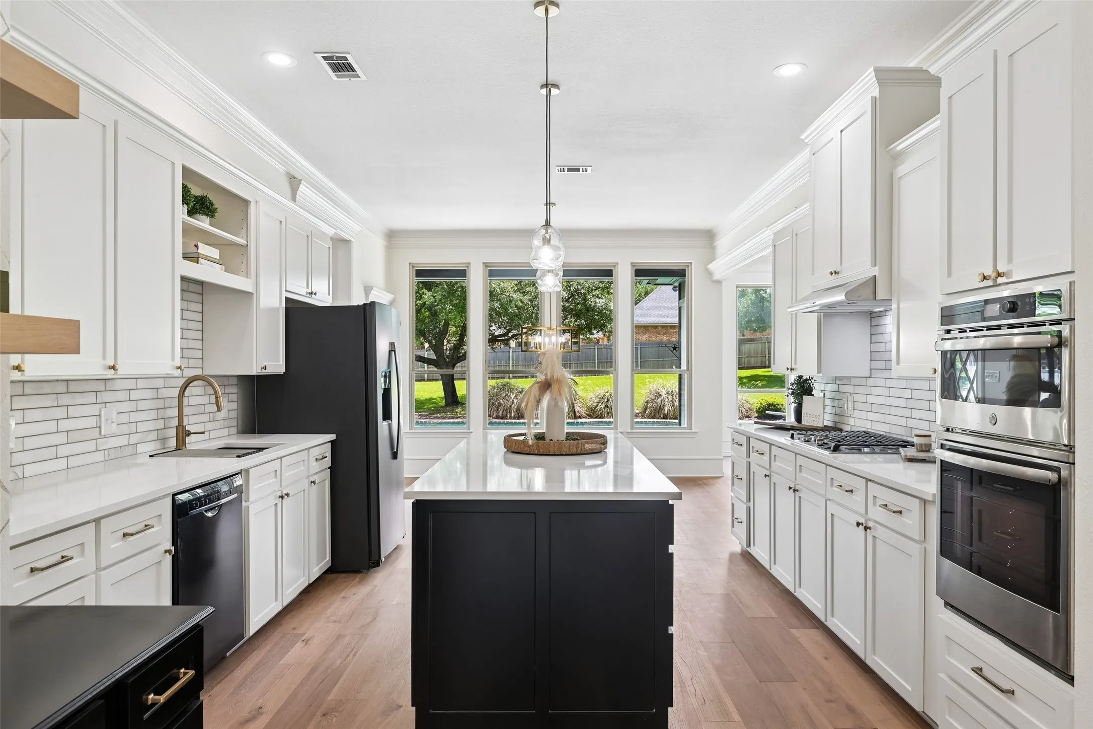Single Family Residence For Sale in Tarrant County , 1510 Rockwood Drive, Keller, Texas 76248, 4 Bedroom, 3 Bathroom, 2 Garage spaces, 2,707 Sqft, built in 1988, mls#21264297, Real Estate Agent in Keller, Homes For Sale in Tarrant county, Homes For Sale in Keller, Realtor in Keller Texas, Real Estate Brokerage Independent Realty Texas, Luminita Cordes Realtor