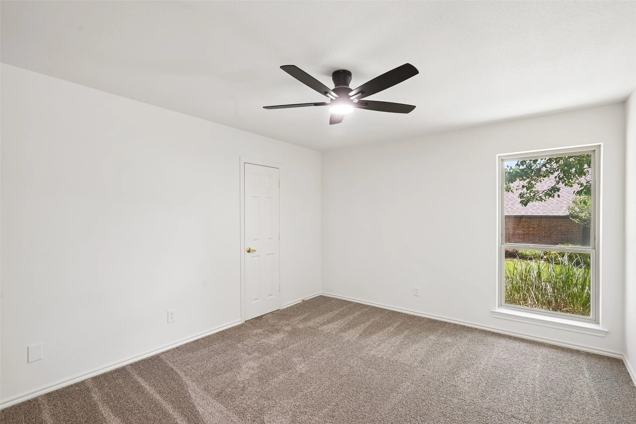 Single Family Residence For Sale in Tarrant County , 1510 Rockwood Drive, Keller, Texas 76248, 4 Bedroom, 3 Bathroom, 2 Garage spaces, 2,707 Sqft, built in 1988, mls#21264297, Real Estate Agent in Keller, Homes For Sale in Tarrant county, Homes For Sale in Keller, Realtor in Keller Texas, Real Estate Brokerage Independent Realty Texas, Luminita Cordes Realtor