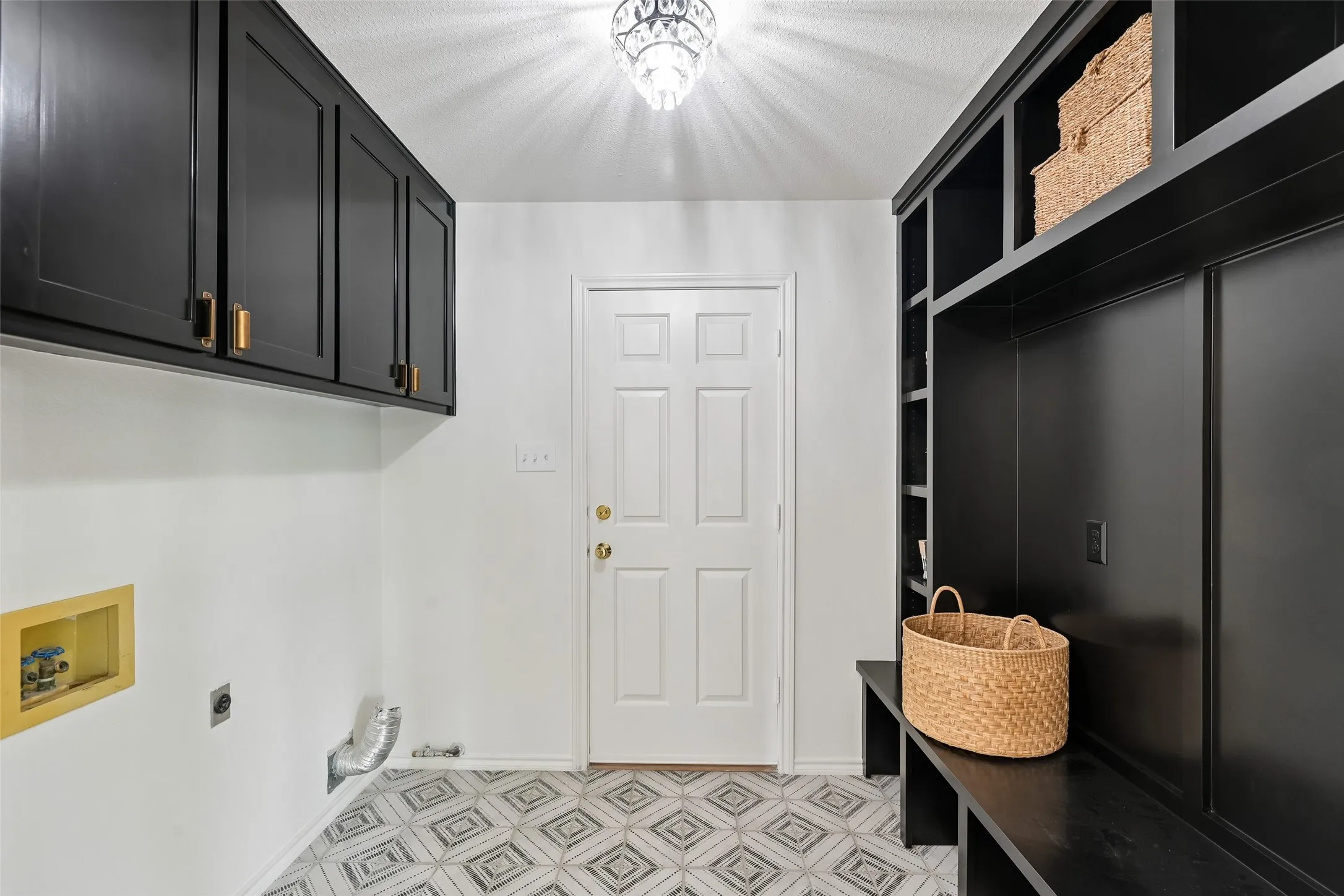 Single Family Residence For Sale in Tarrant County , 1510 Rockwood Drive, Keller, Texas 76248, 4 Bedroom, 3 Bathroom, 2 Garage spaces, 2,707 Sqft, built in 1988, mls#21264297, Real Estate Agent in Keller, Homes For Sale in Tarrant county, Homes For Sale in Keller, Realtor in Keller Texas, Real Estate Brokerage Independent Realty Texas, Luminita Cordes Realtor