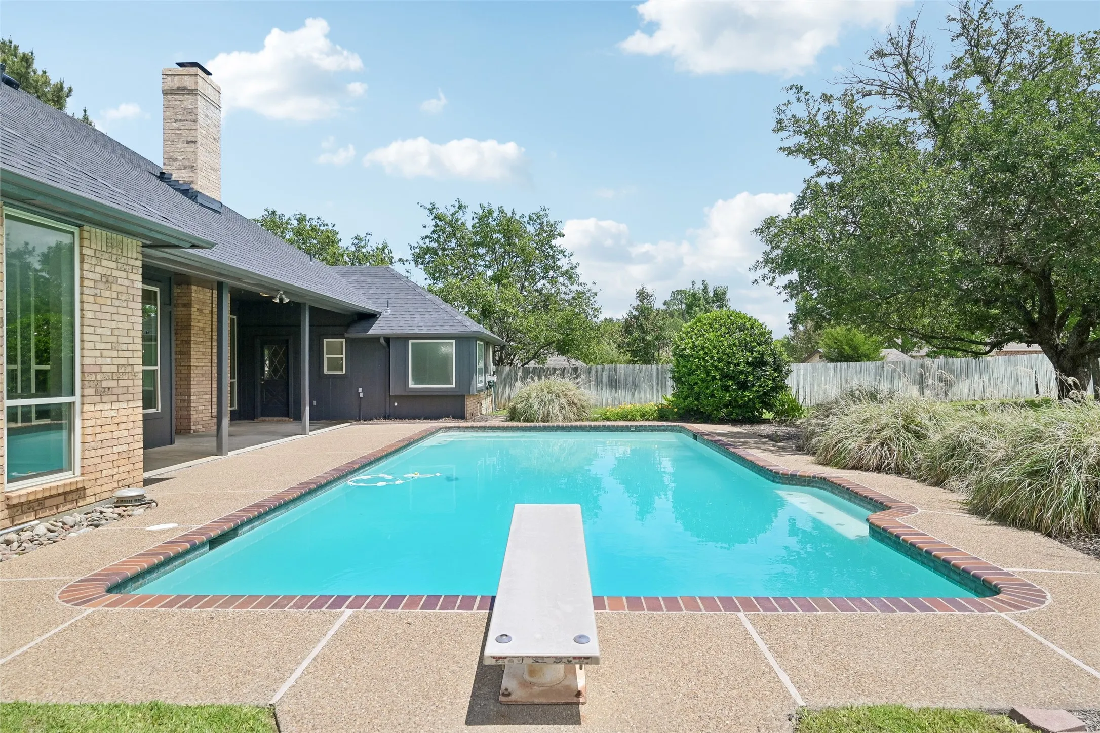 Single Family Residence For Sale in Tarrant County , 1510 Rockwood Drive, Keller, Texas 76248, 4 Bedroom, 3 Bathroom, 2 Garage spaces, 2,707 Sqft, built in 1988, mls#21264297, Real Estate Agent in Keller, Homes For Sale in Tarrant county, Homes For Sale in Keller, Realtor in Keller Texas, Real Estate Brokerage Independent Realty Texas, Luminita Cordes Realtor