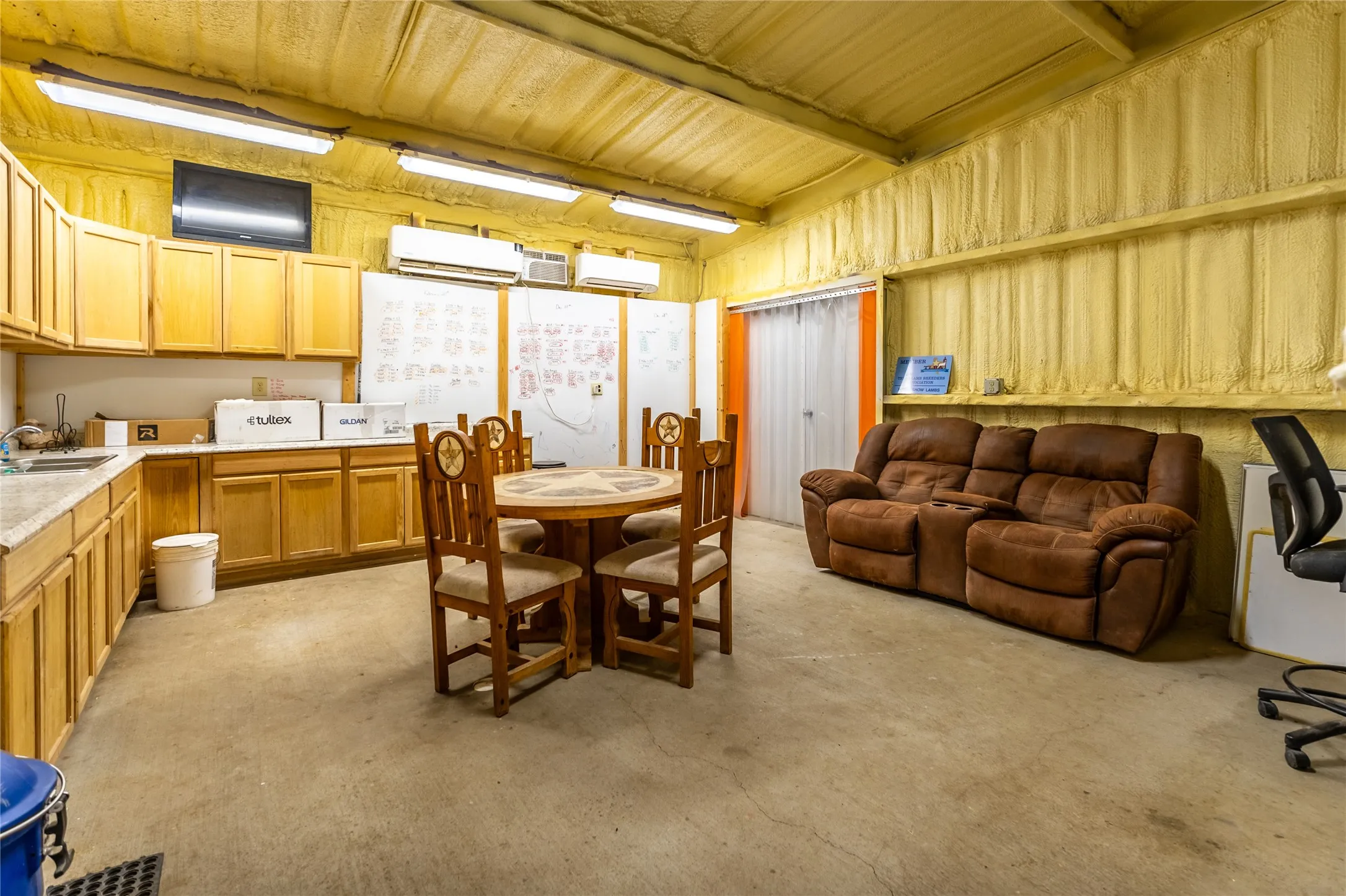 Farm For Sale in Erath County , 24183 S US 281, Hico, Texas 76457, 4 Bedroom, 3 Bathroom, Garage spaces, 2,160 Sqft, built in 1999, mls#21265000, Real Estate Agent in Hico, Homes For Sale in Erath county, Homes For Sale in Hico, Realtor in Hico Texas, Real Estate Brokerage Independent Realty Texas, Luminita Cordes Realtor