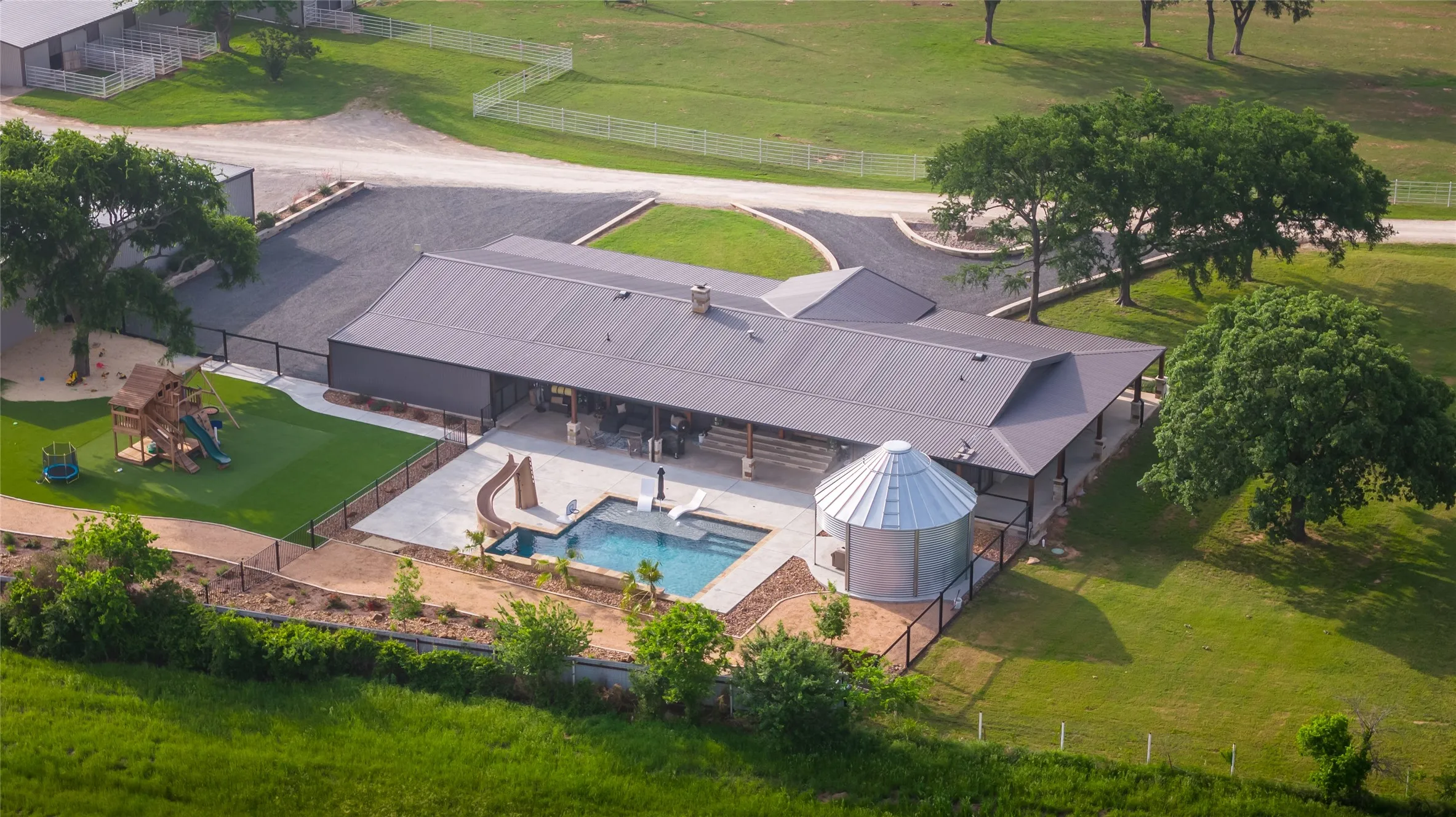 Farm For Sale in Erath County , 24183 S US 281, Hico, Texas 76457, 4 Bedroom, 3 Bathroom, Garage spaces, 2,160 Sqft, built in 1999, mls#21265000, Real Estate Agent in Hico, Homes For Sale in Erath county, Homes For Sale in Hico, Realtor in Hico Texas, Real Estate Brokerage Independent Realty Texas, Luminita Cordes Realtor