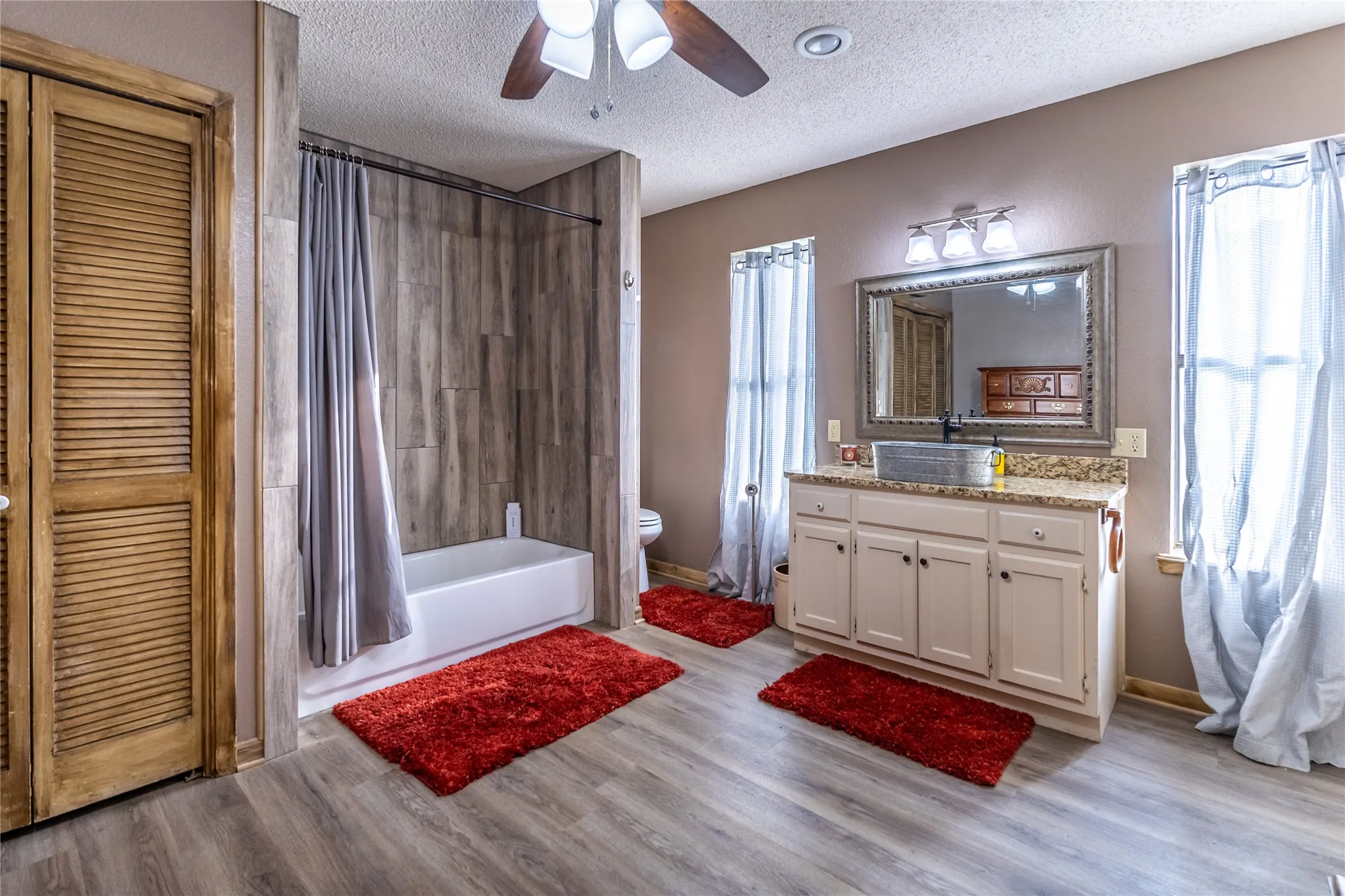 Farm For Sale in Erath County , 24183 S US 281, Hico, Texas 76457, 4 Bedroom, 3 Bathroom, Garage spaces, 2,160 Sqft, built in 1999, mls#21265000, Real Estate Agent in Hico, Homes For Sale in Erath county, Homes For Sale in Hico, Realtor in Hico Texas, Real Estate Brokerage Independent Realty Texas, Luminita Cordes Realtor