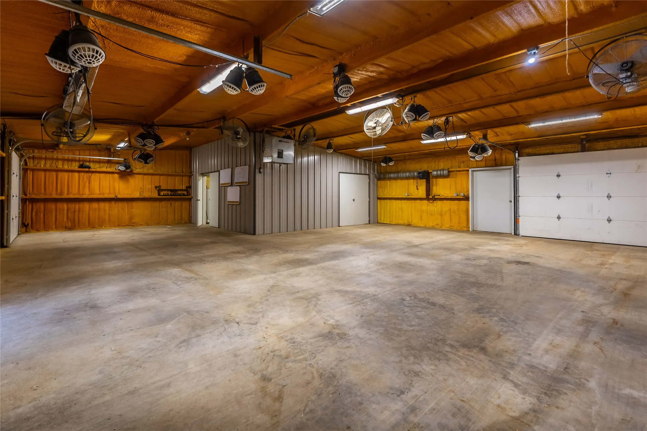 Farm For Sale in Erath County , 24183 S US 281, Hico, Texas 76457, 4 Bedroom, 3 Bathroom, Garage spaces, 2,160 Sqft, built in 1999, mls#21265000, Real Estate Agent in Hico, Homes For Sale in Erath county, Homes For Sale in Hico, Realtor in Hico Texas, Real Estate Brokerage Independent Realty Texas, Luminita Cordes Realtor