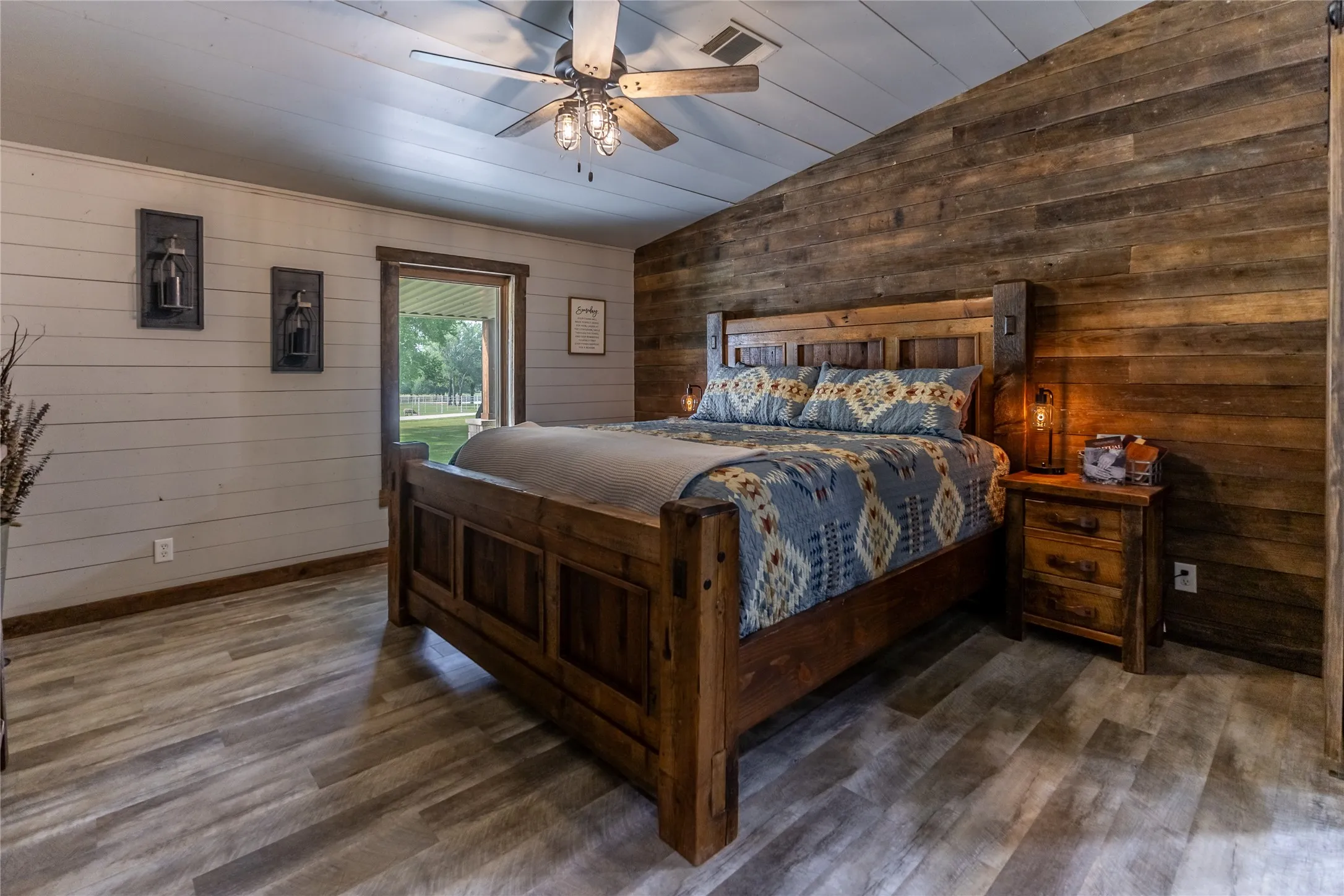 Farm For Sale in Erath County , 24183 S US 281, Hico, Texas 76457, 4 Bedroom, 3 Bathroom, Garage spaces, 2,160 Sqft, built in 1999, mls#21265000, Real Estate Agent in Hico, Homes For Sale in Erath county, Homes For Sale in Hico, Realtor in Hico Texas, Real Estate Brokerage Independent Realty Texas, Luminita Cordes Realtor