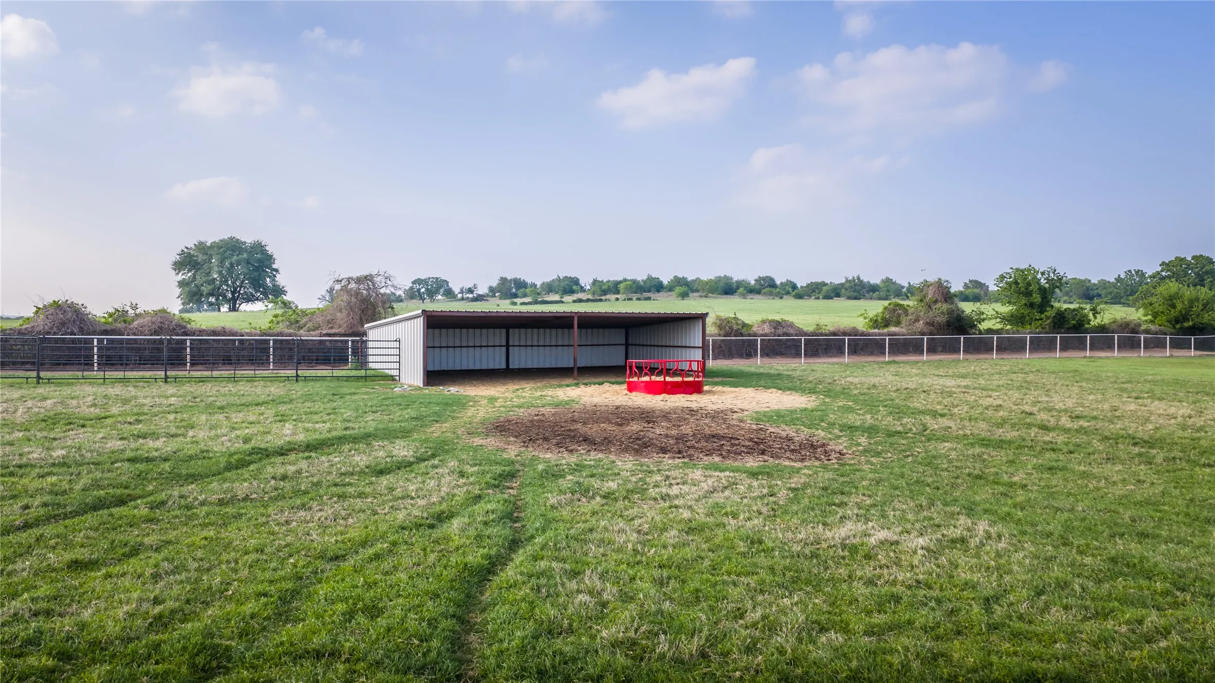 Farm For Sale in Erath County , 24183 S US 281, Hico, Texas 76457, 4 Bedroom, 3 Bathroom, Garage spaces, 2,160 Sqft, built in 1999, mls#21265000, Real Estate Agent in Hico, Homes For Sale in Erath county, Homes For Sale in Hico, Realtor in Hico Texas, Real Estate Brokerage Independent Realty Texas, Luminita Cordes Realtor