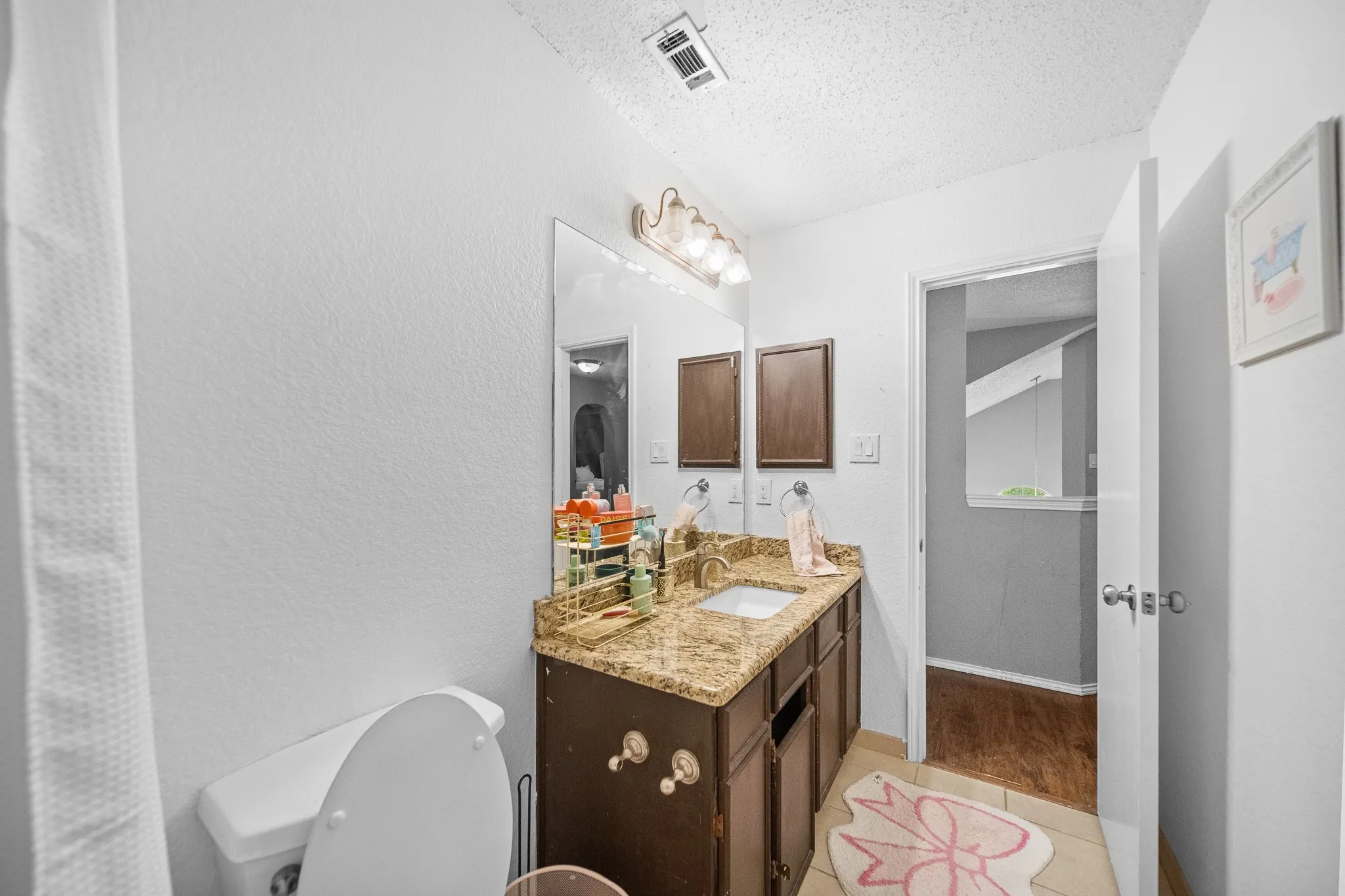 Single Family Residence For Sale in Dallas County , 7713 Harbor Drive, Rowlett, Texas 75088, 3 Bedrooms, 3 Bathrooms, 2 Garage spaces, 2,129 Sqft, built in 1995, Price $359,000, mls#21259425, Real Estate Agent in Rowlett, Homes For Sale in Dallas county, Homes For Sale in Rowlett, Realtor in Rowlett Texas, Real Estate Brokerage Independent Realty Texas, Luminita Cordes Realtor