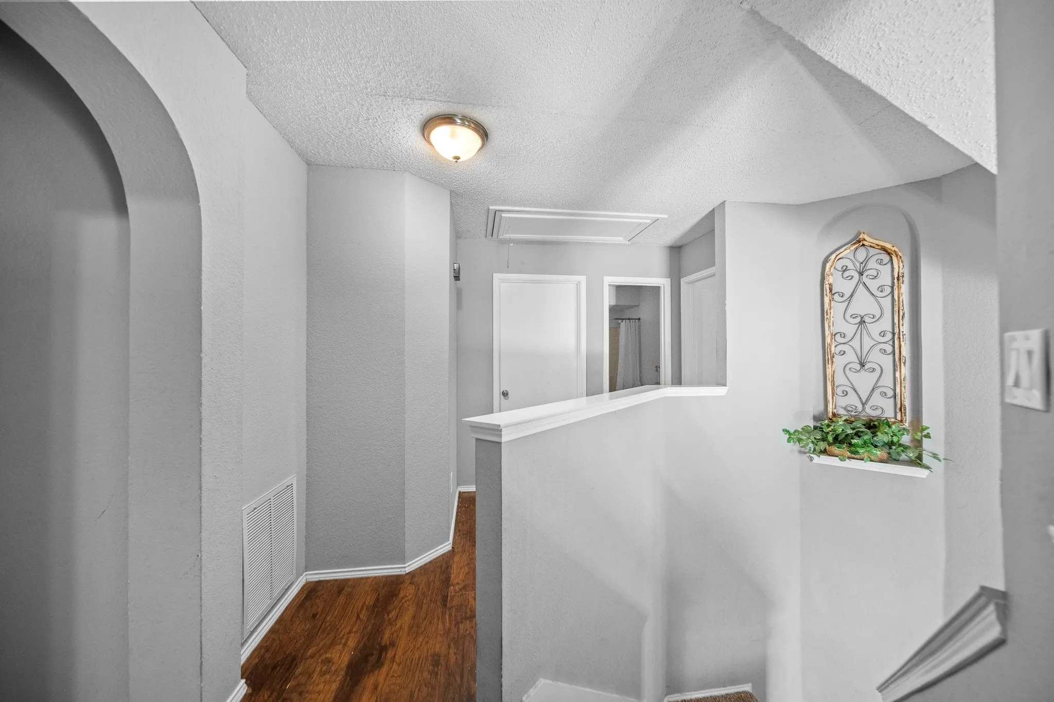 Single Family Residence For Sale in Dallas County , 7713 Harbor Drive, Rowlett, Texas 75088, 3 Bedrooms, 3 Bathrooms, 2 Garage spaces, 2,129 Sqft, built in 1995, Price $359,000, mls#21259425, Real Estate Agent in Rowlett, Homes For Sale in Dallas county, Homes For Sale in Rowlett, Realtor in Rowlett Texas, Real Estate Brokerage Independent Realty Texas, Luminita Cordes Realtor